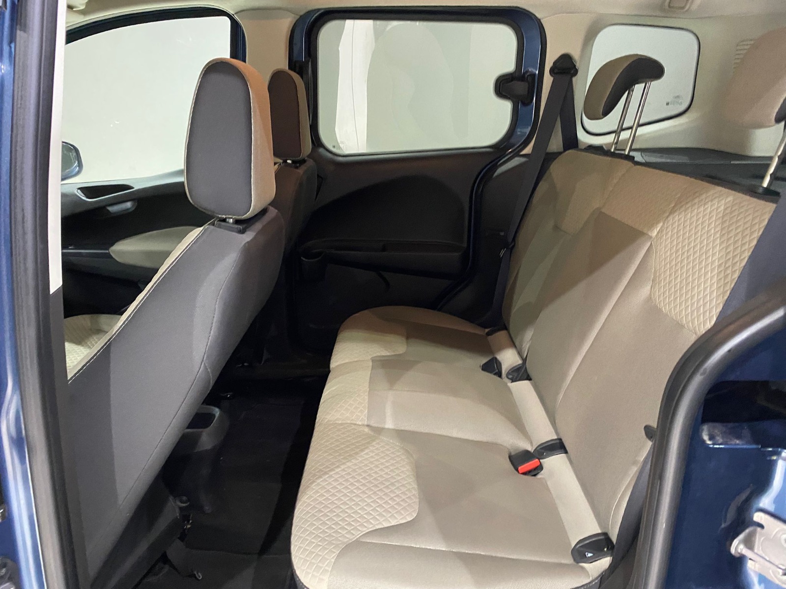 2021 Dizel Manuel Ford Tourneo Courier Mavi Gürel Tasarım Aksesuar Otomotiv San. Tic. Ltd. Şti.