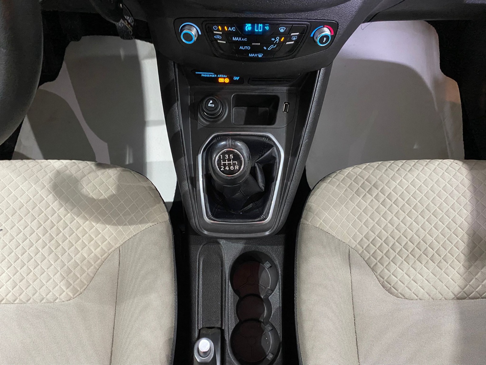2021 Dizel Manuel Ford Tourneo Courier Mavi Gürel Tasarım Aksesuar Otomotiv San. Tic. Ltd. Şti.