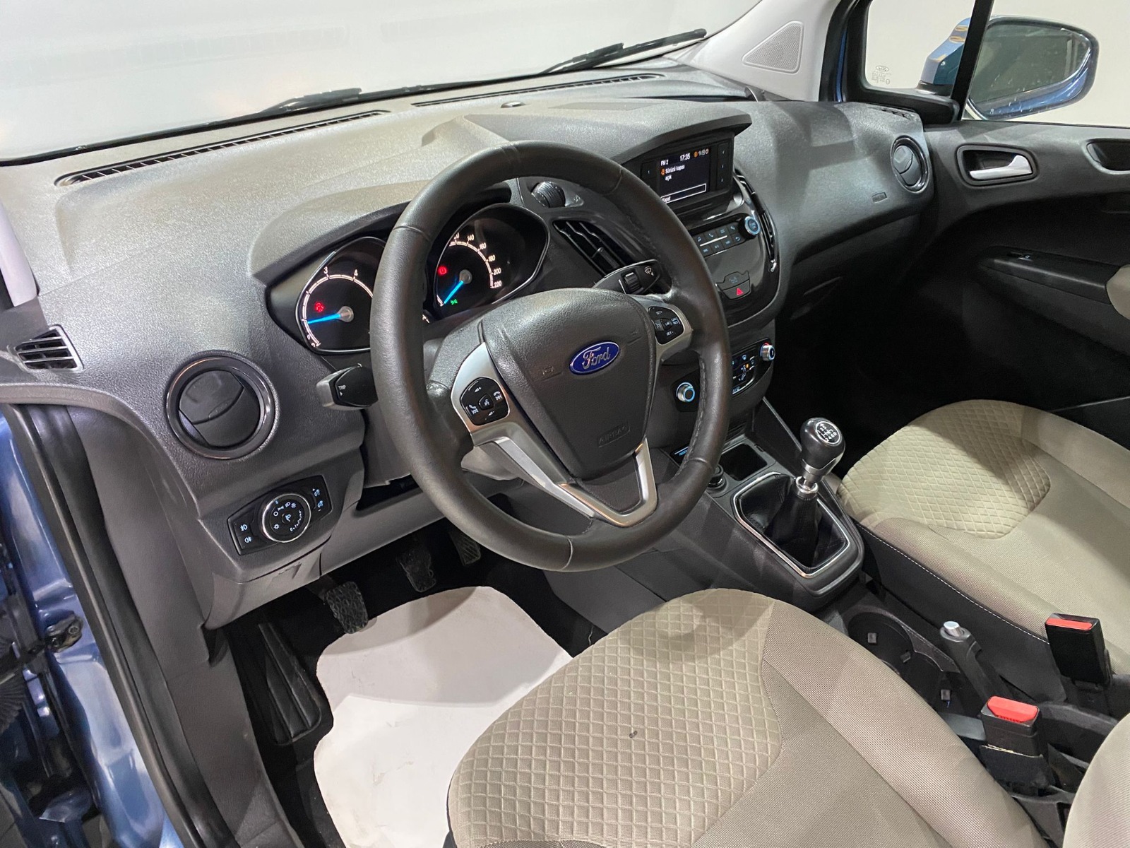 2021 Dizel Manuel Ford Tourneo Courier Mavi Gürel Tasarım Aksesuar Otomotiv San. Tic. Ltd. Şti.