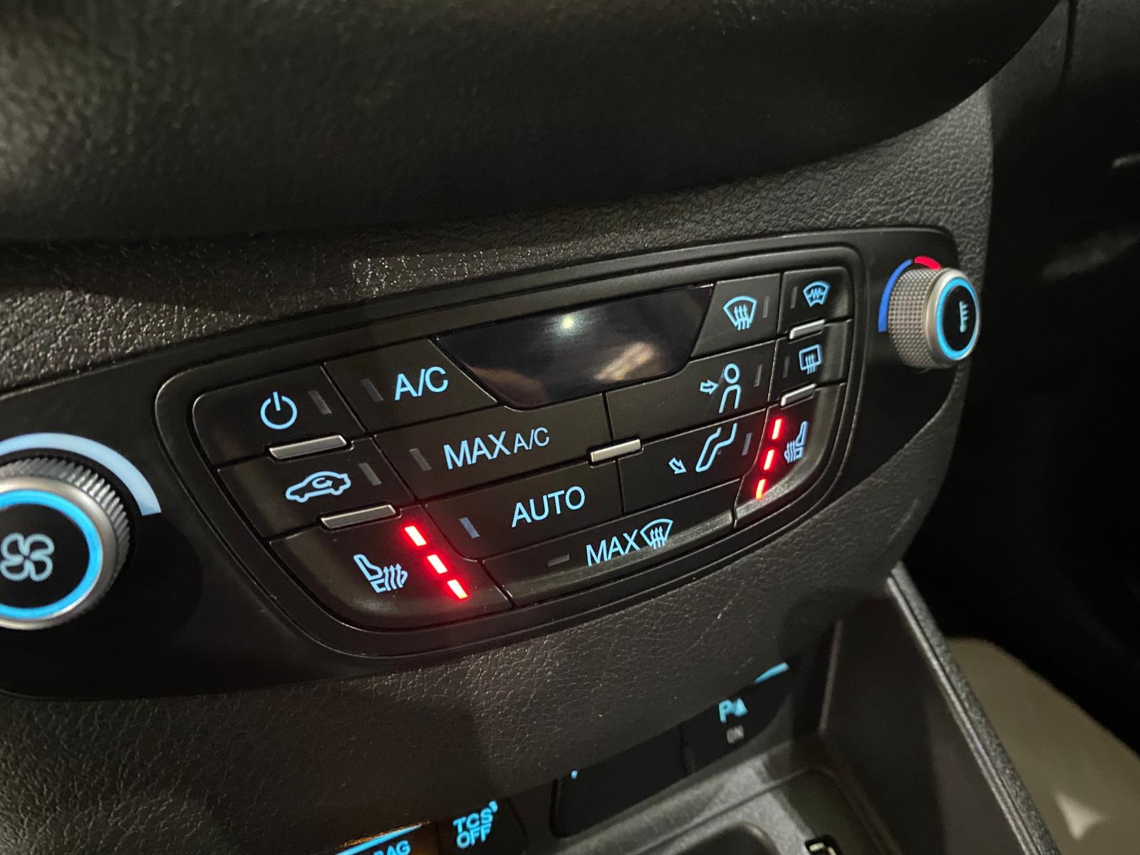 2022 Dizel Manuel Ford Tourneo Courier Kırmızı Gürel Tasarım Aksesuar Otomotiv San. Tic. Ltd. Şti.