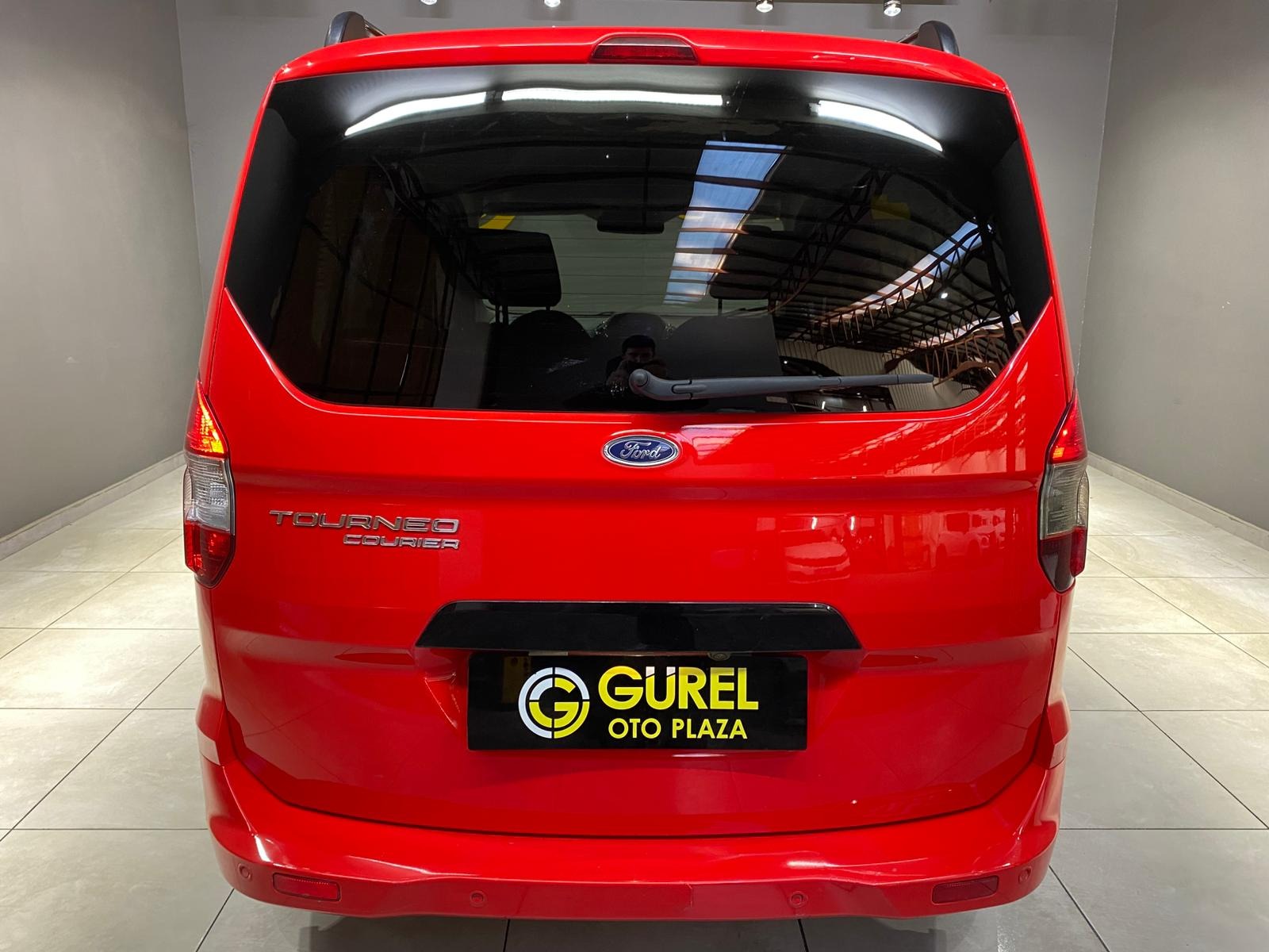 2022 Dizel Manuel Ford Tourneo Courier Kırmızı Gürel Tasarım Aksesuar Otomotiv San. Tic. Ltd. Şti.