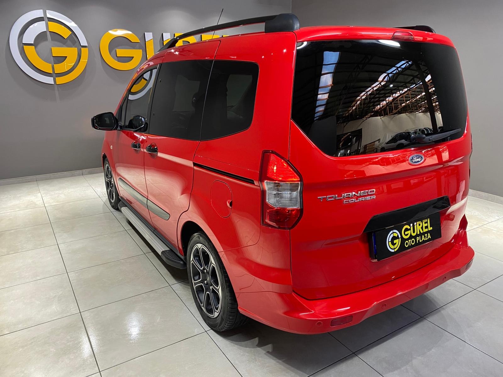 2022 Dizel Manuel Ford Tourneo Courier Kırmızı Gürel Tasarım Aksesuar Otomotiv San. Tic. Ltd. Şti.