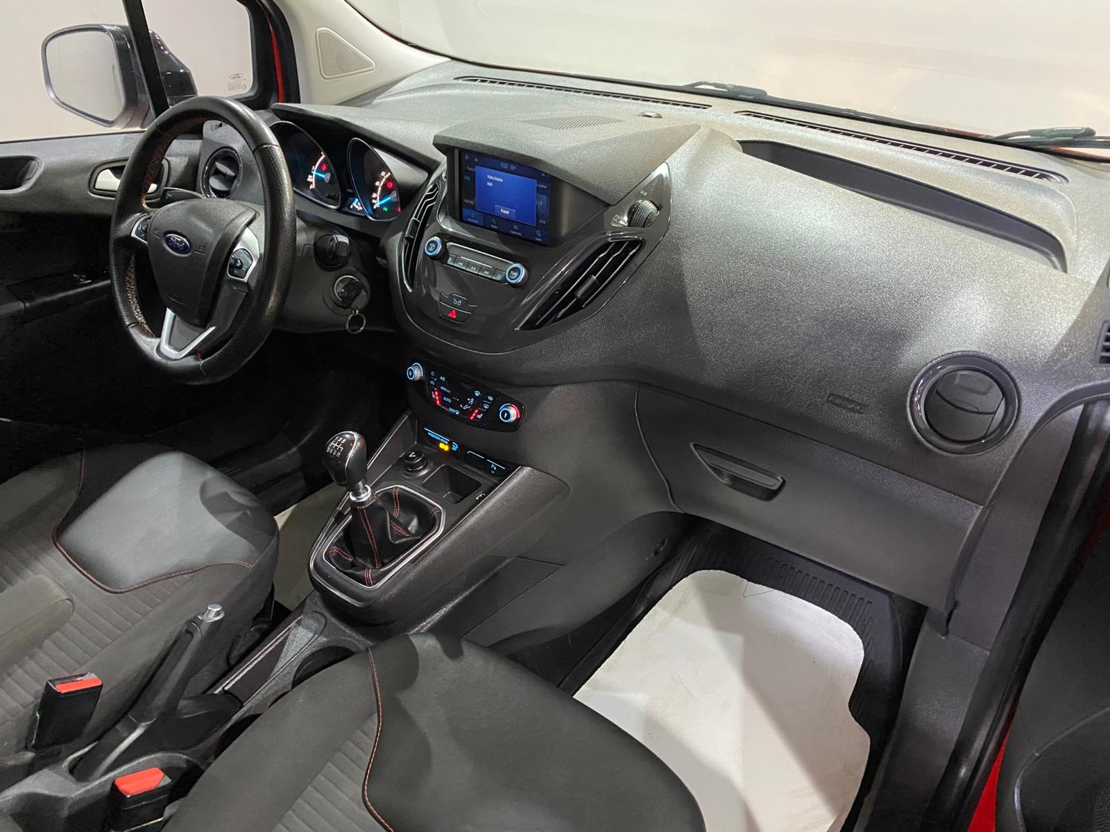 2022 Dizel Manuel Ford Tourneo Courier Kırmızı Gürel Tasarım Aksesuar Otomotiv San. Tic. Ltd. Şti.