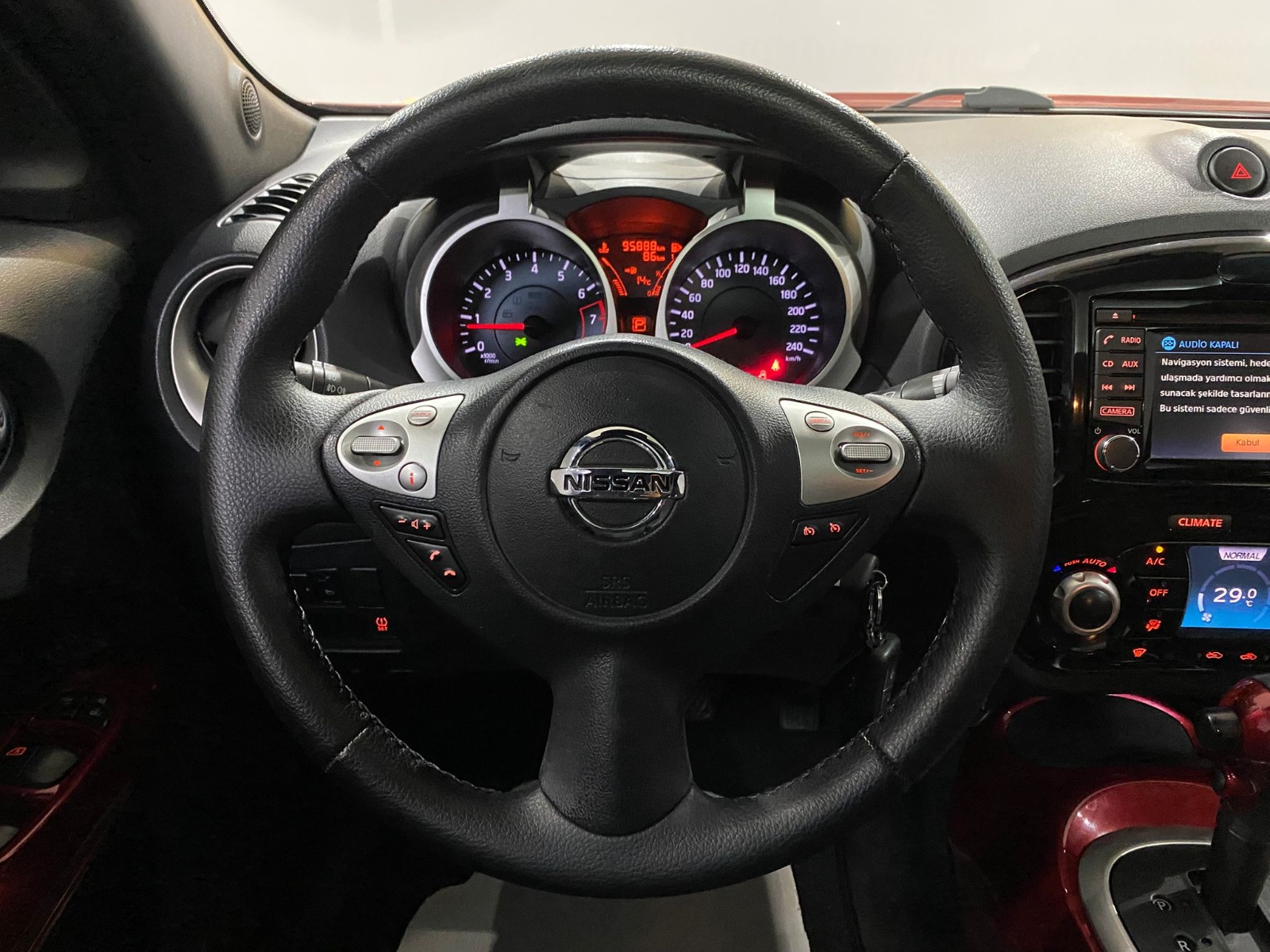 2014 Benzin Otomatik Nissan Juke Kırmızı Gürel Tasarım Aksesuar Otomotiv San. Tic. Ltd. Şti.