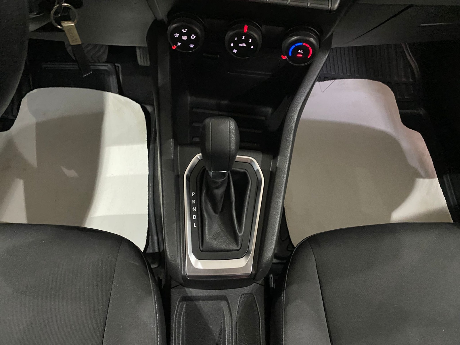 2023 Benzin Otomatik Renault Clio Beyaz Gürel Tasarım Aksesuar Otomotiv San. Tic. Ltd. Şti.
