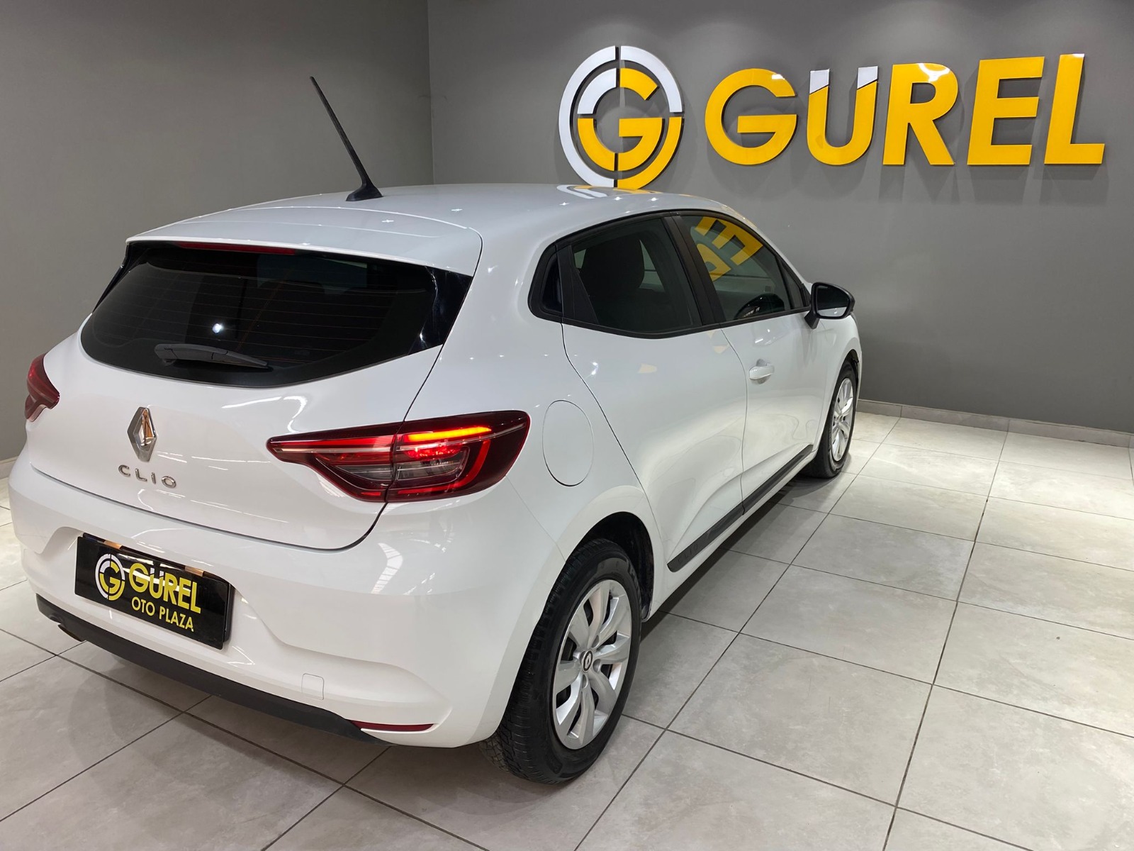 2023 Benzin Otomatik Renault Clio Beyaz Gürel Tasarım Aksesuar Otomotiv San. Tic. Ltd. Şti.
