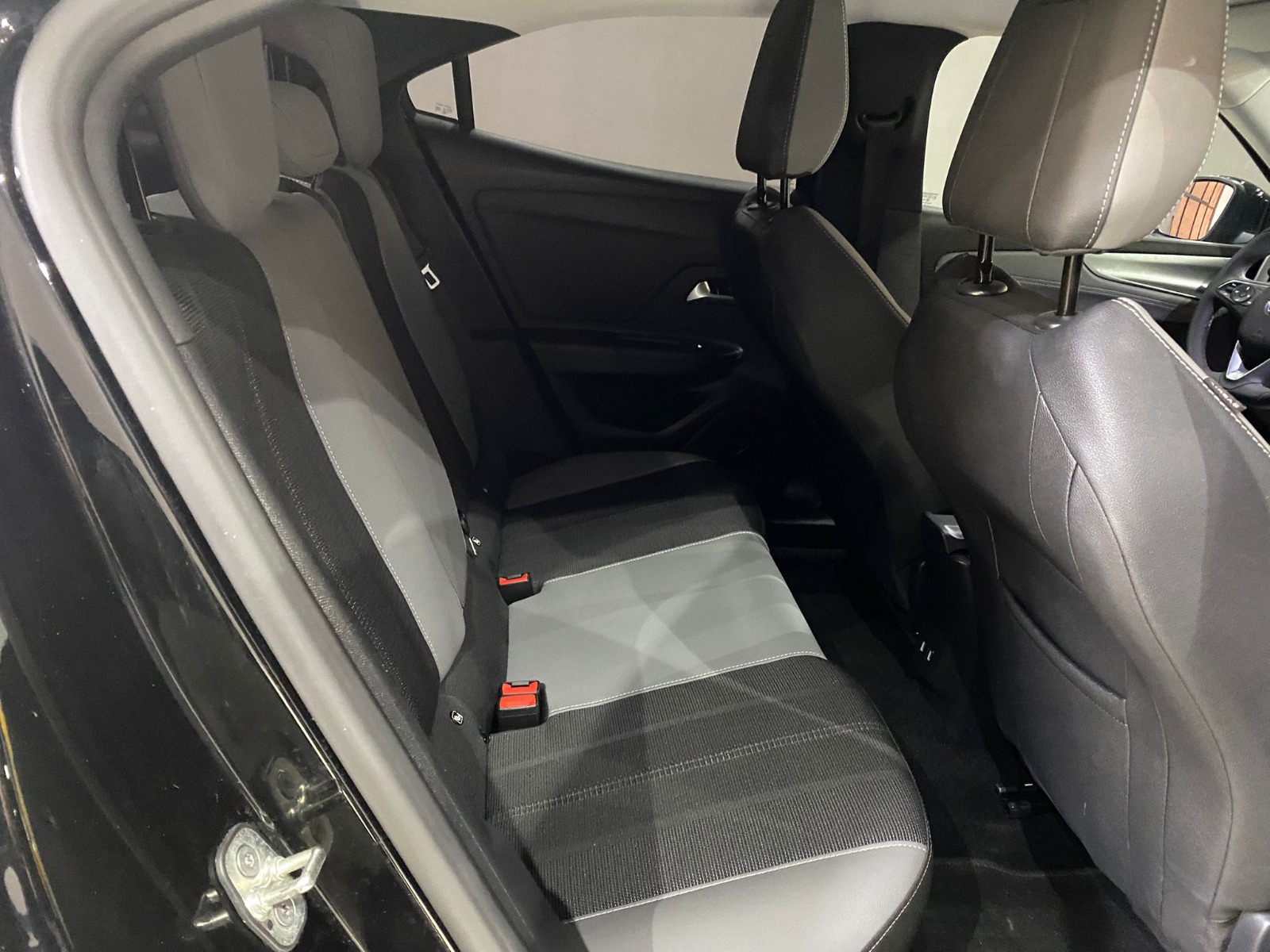 2024 Benzin Otomatik Opel Mokka Siyah Gürel Tasarım Aksesuar Otomotiv San. Tic. Ltd. Şti.