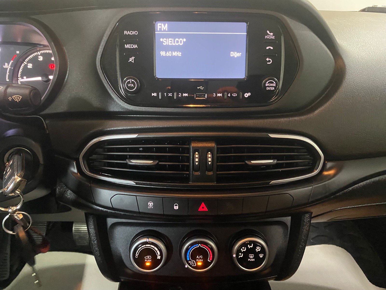 2024 Benzin Manuel Fiat Egea Beyaz Gürel Tasarım Aksesuar Otomotiv San. Tic. Ltd. Şti.