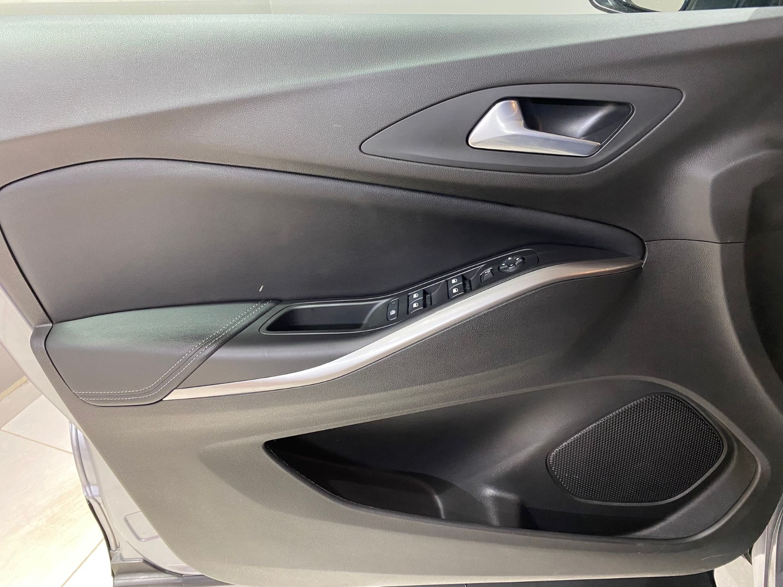 2024 Benzin Otomatik Opel Grandland Gümüş Gri Gürel Tasarım Aksesuar Otomotiv San. Tic. Ltd. Şti.