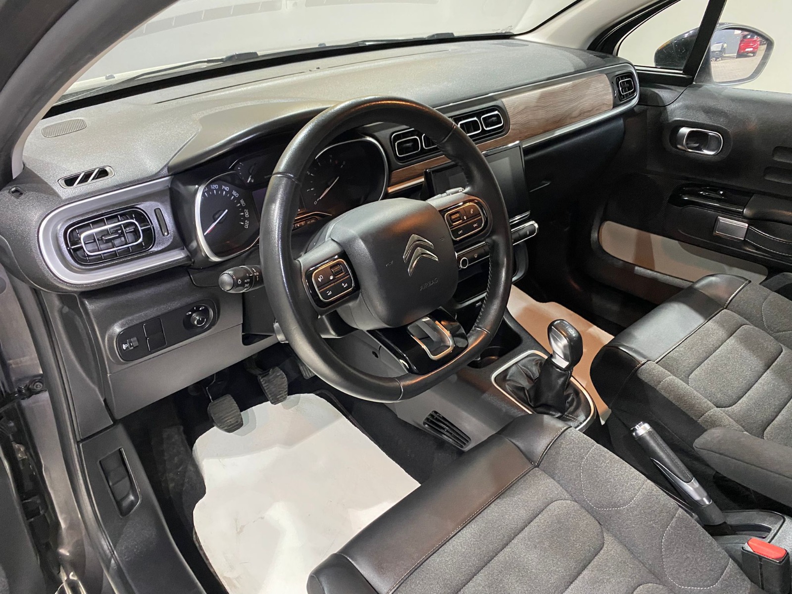 2024 Benzin Manuel Citroen C3 Gri Gürel Tasarım Aksesuar Otomotiv San. Tic. Ltd. Şti.