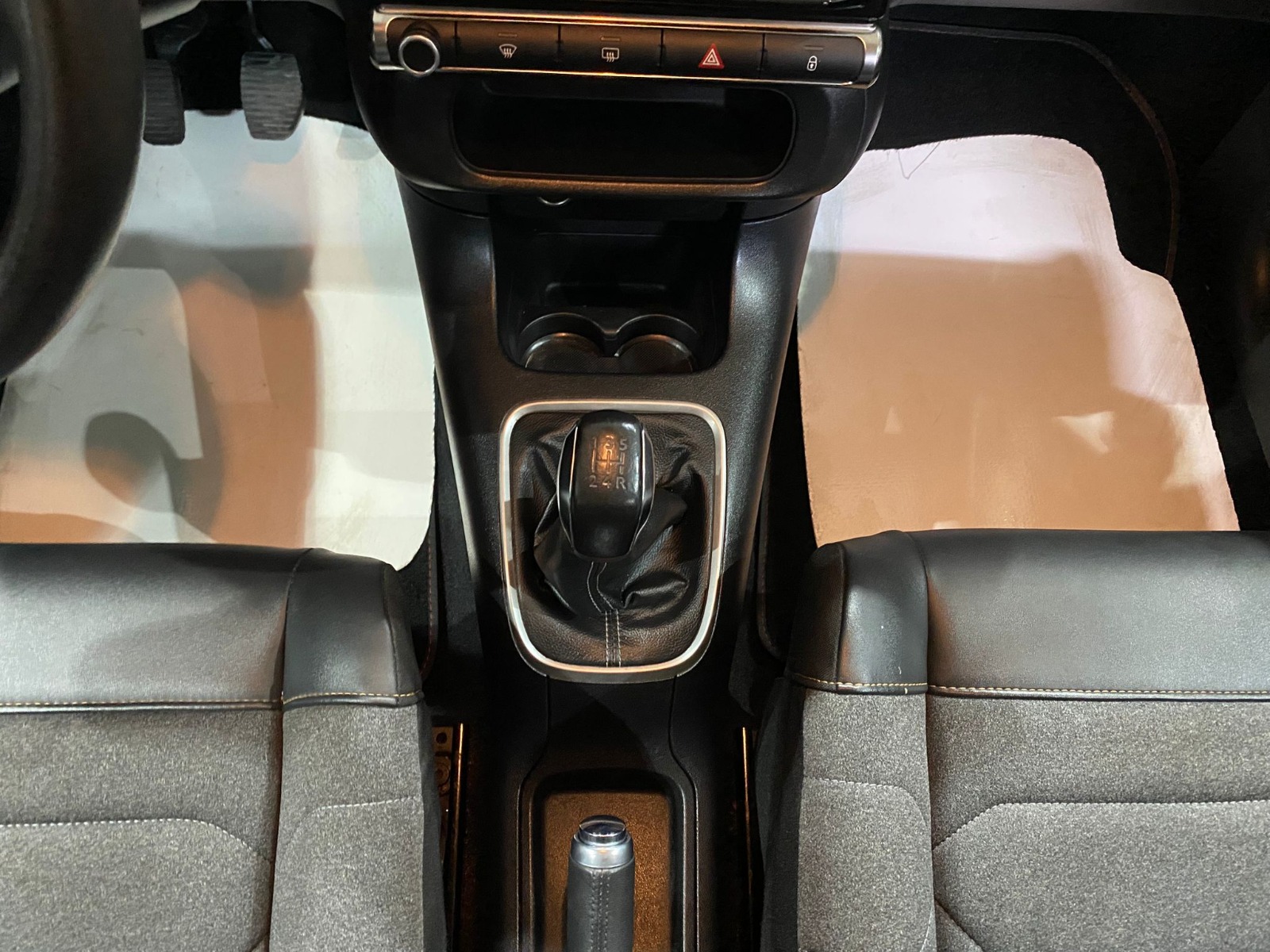 2024 Benzin Manuel Citroen C3 Gri Gürel Tasarım Aksesuar Otomotiv San. Tic. Ltd. Şti.