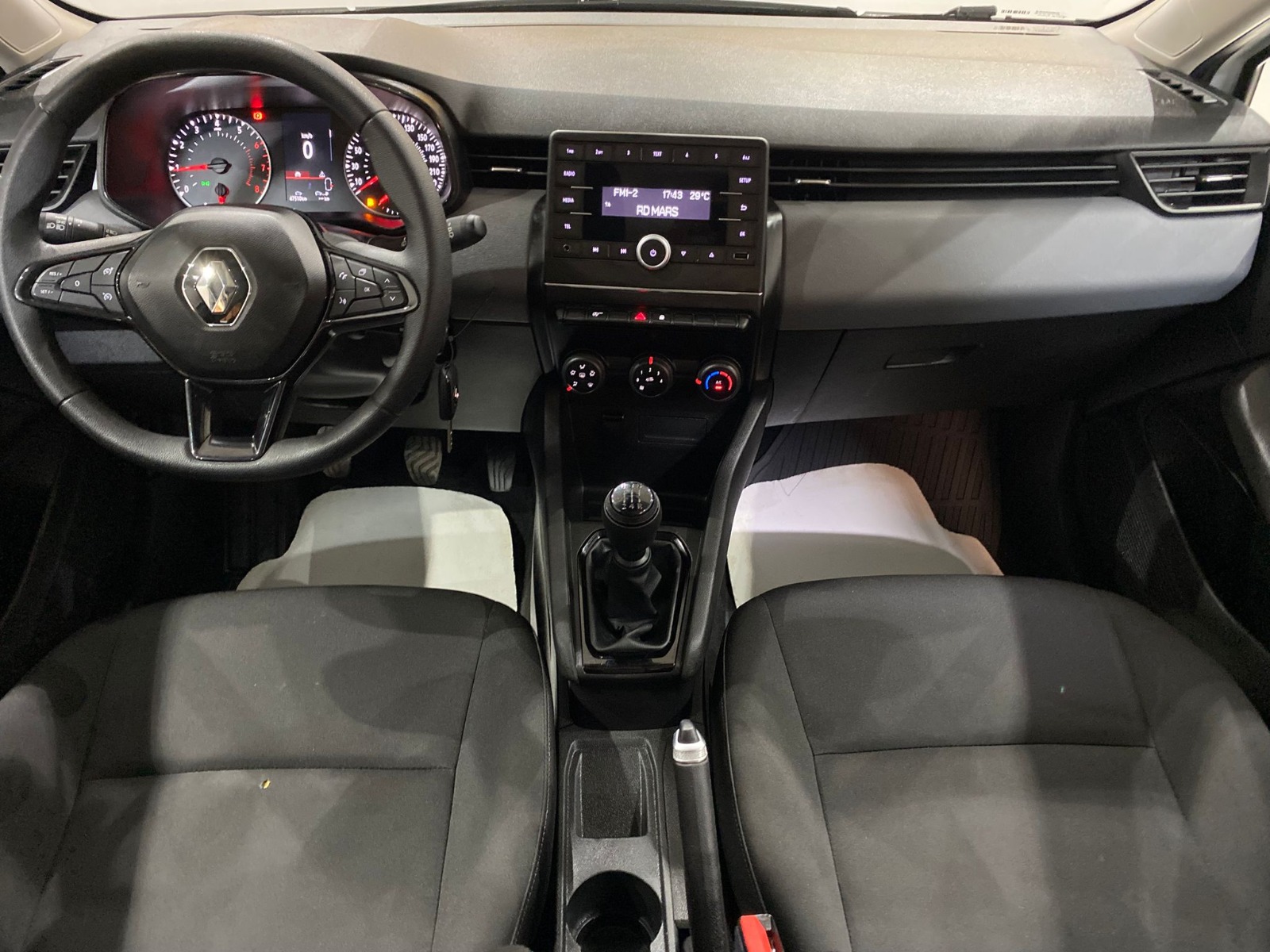 2022 Benzin Manuel Renault Clio Beyaz Gürel Tasarım Aksesuar Otomotiv San. Tic. Ltd. Şti.