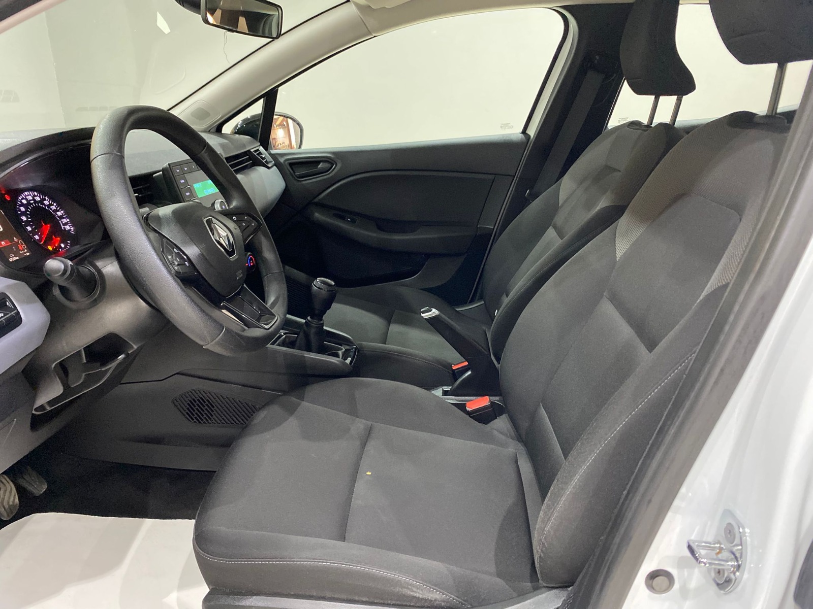 2022 Benzin Manuel Renault Clio Beyaz Gürel Tasarım Aksesuar Otomotiv San. Tic. Ltd. Şti.