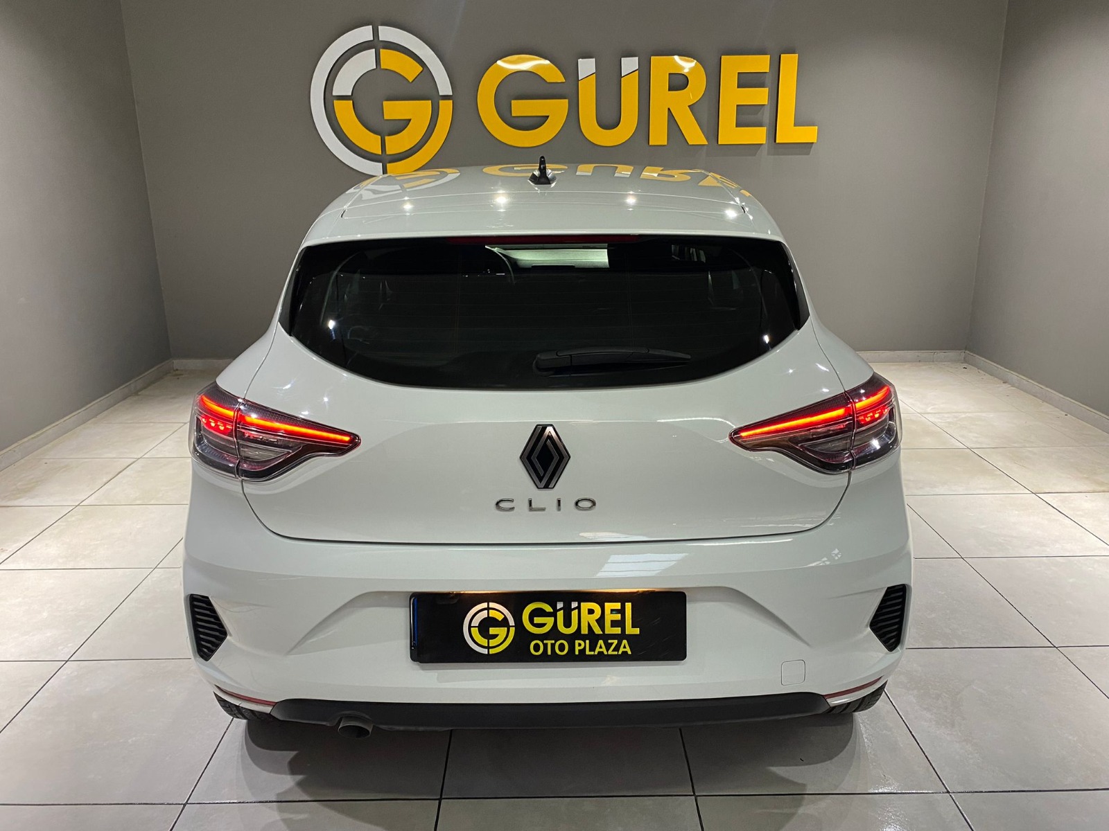 2023 Benzin Otomatik Renault Clio Beyaz Gürel Tasarım Aksesuar Otomotiv San. Tic. Ltd. Şti.