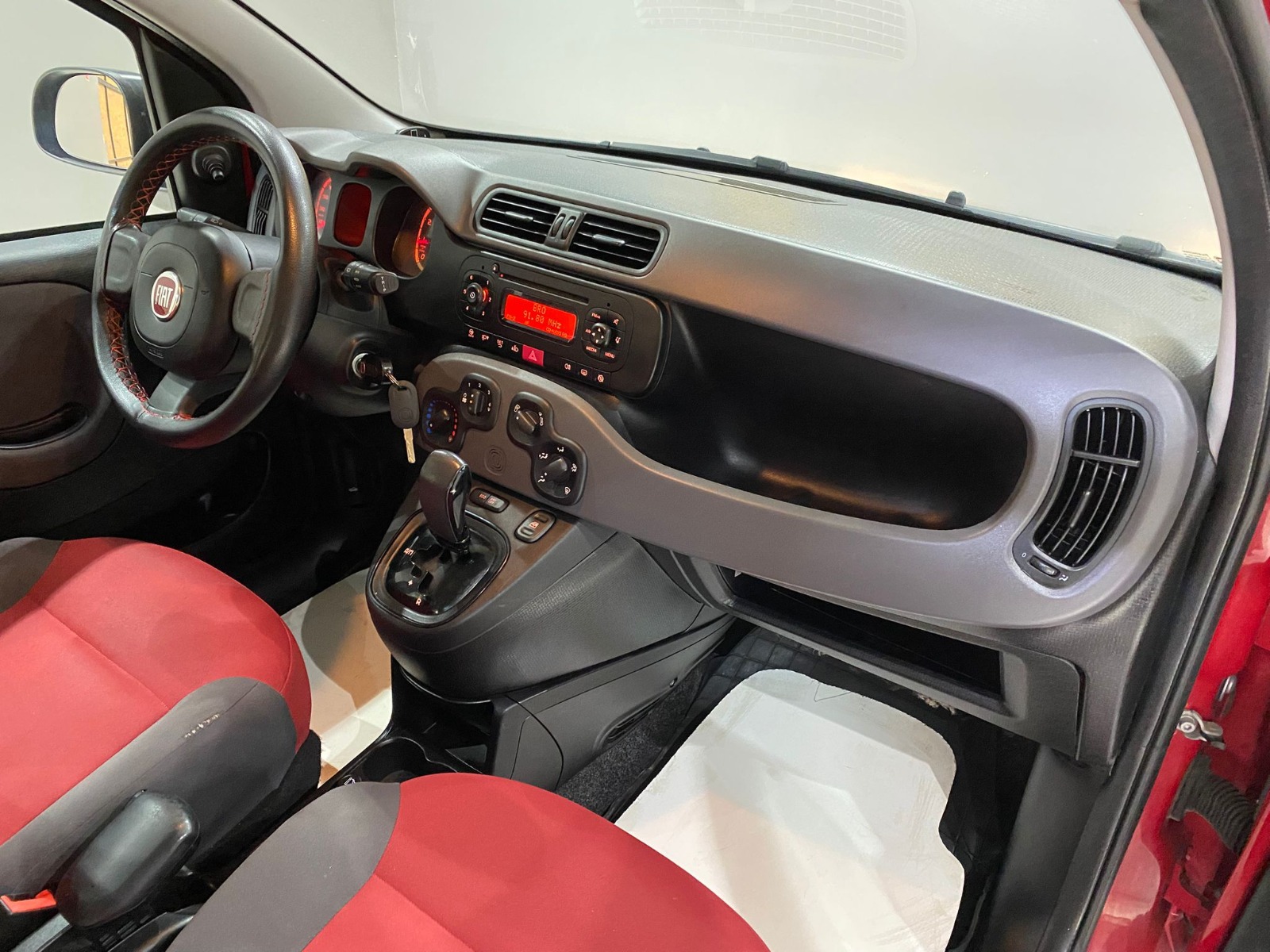 2013 Benzin Otomatik Fiat Panda Kırmızı Gürel Tasarım Aksesuar Otomotiv San. Tic. Ltd. Şti.