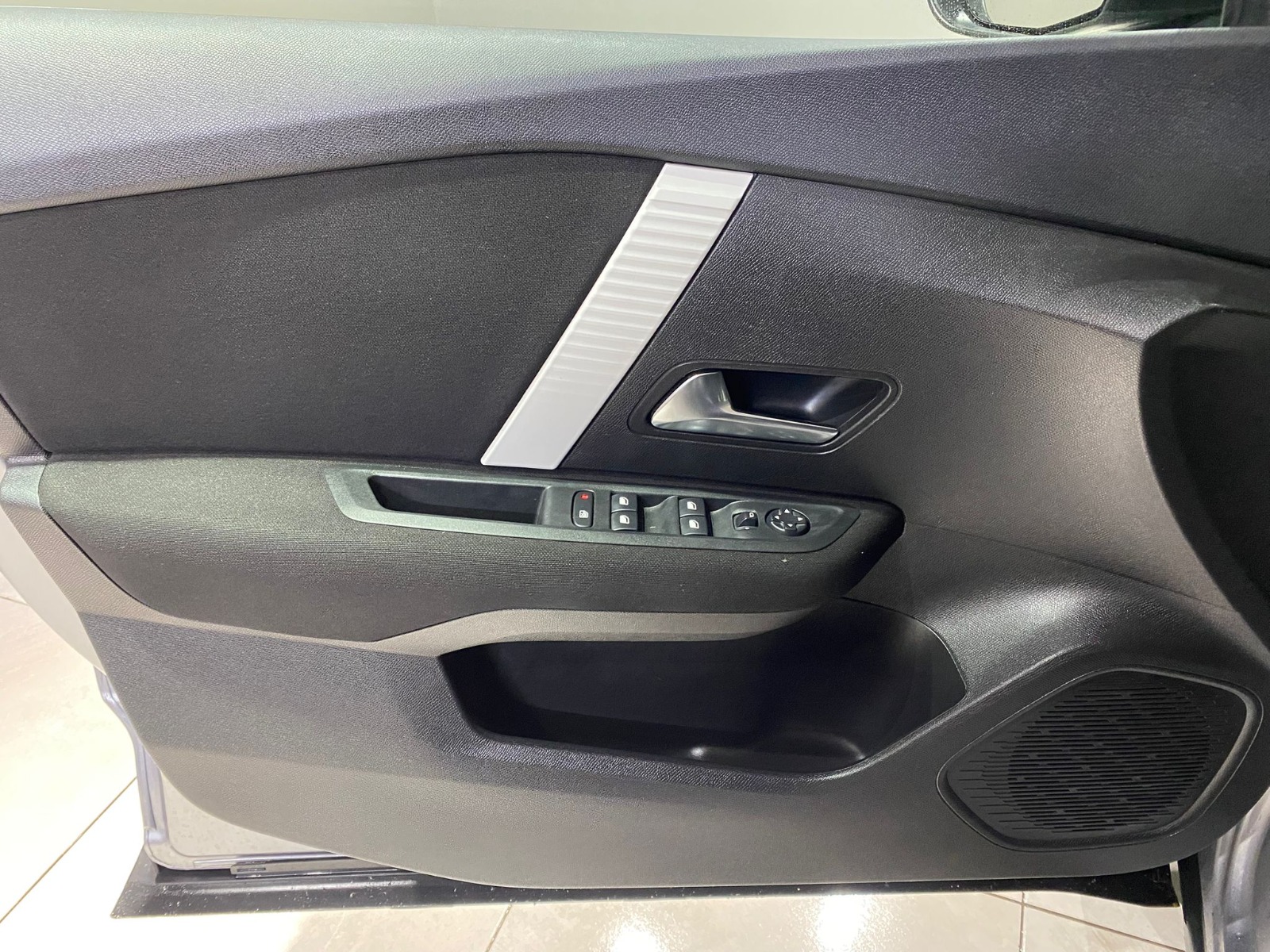 2023 Benzin Otomatik Citroen C4 X Gri Gürel Tasarım Aksesuar Otomotiv San. Tic. Ltd. Şti.