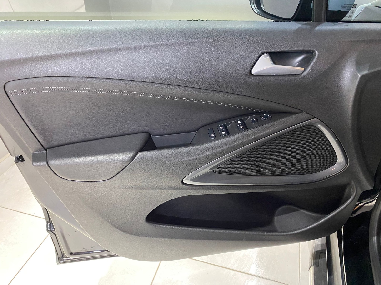 2021 Benzin Otomatik Opel Crossland Siyah Gürel Tasarım Aksesuar Otomotiv San. Tic. Ltd. Şti.