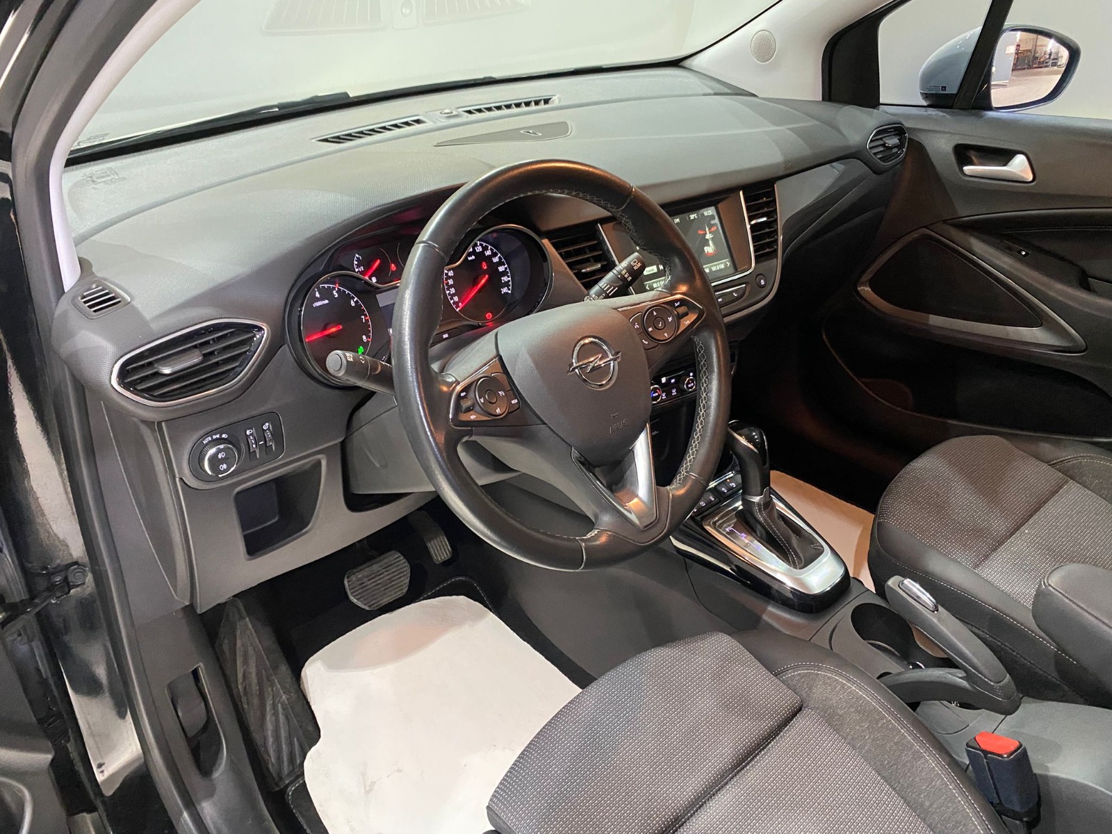 2021 Benzin Otomatik Opel Crossland Siyah Gürel Tasarım Aksesuar Otomotiv San. Tic. Ltd. Şti.