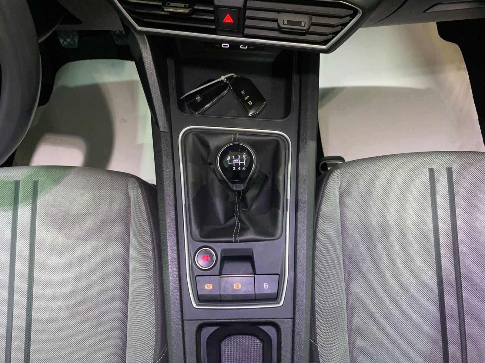 2021 Benzin Manuel Seat Leon Kırmızı Gürel Tasarım Aksesuar Otomotiv San. Tic. Ltd. Şti.