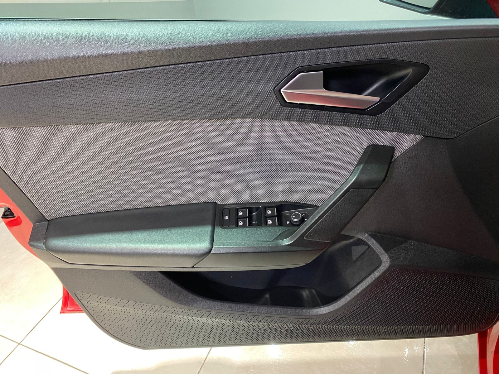 2021 Benzin Manuel Seat Leon Kırmızı Gürel Tasarım Aksesuar Otomotiv San. Tic. Ltd. Şti.