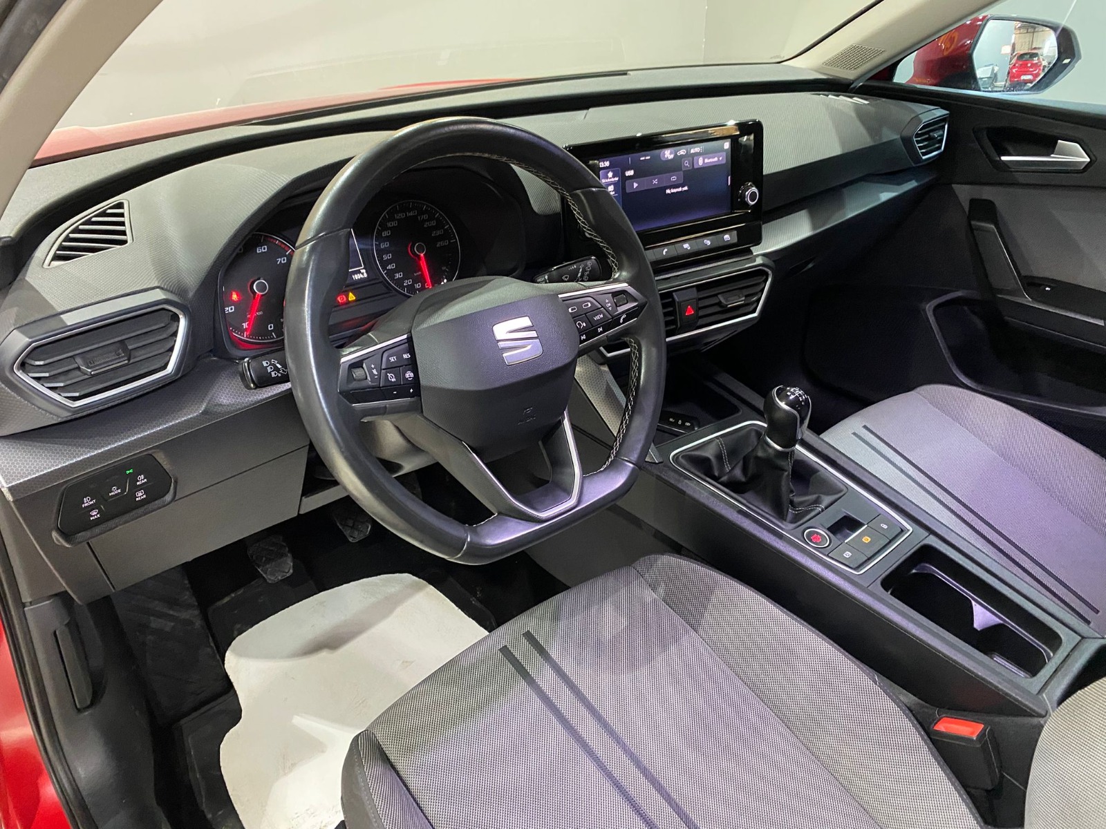 2021 Benzin Manuel Seat Leon Kırmızı Gürel Tasarım Aksesuar Otomotiv San. Tic. Ltd. Şti.