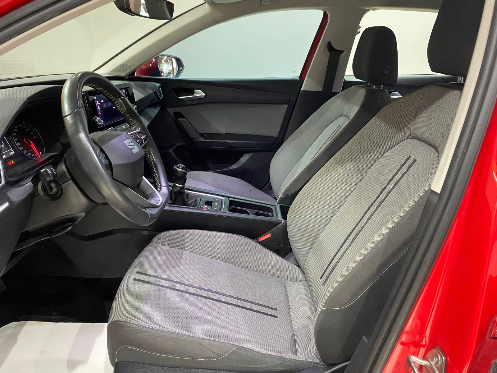 2021 Benzin Manuel Seat Leon Kırmızı Gürel Tasarım Aksesuar Otomotiv San. Tic. Ltd. Şti.