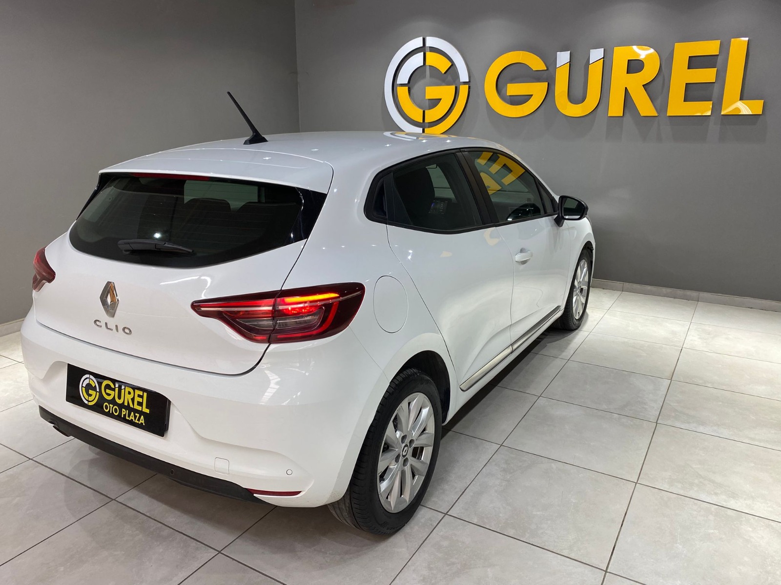 2023 Benzin Otomatik Renault Clio Beyaz Gürel Tasarım Aksesuar Otomotiv San. Tic. Ltd. Şti.