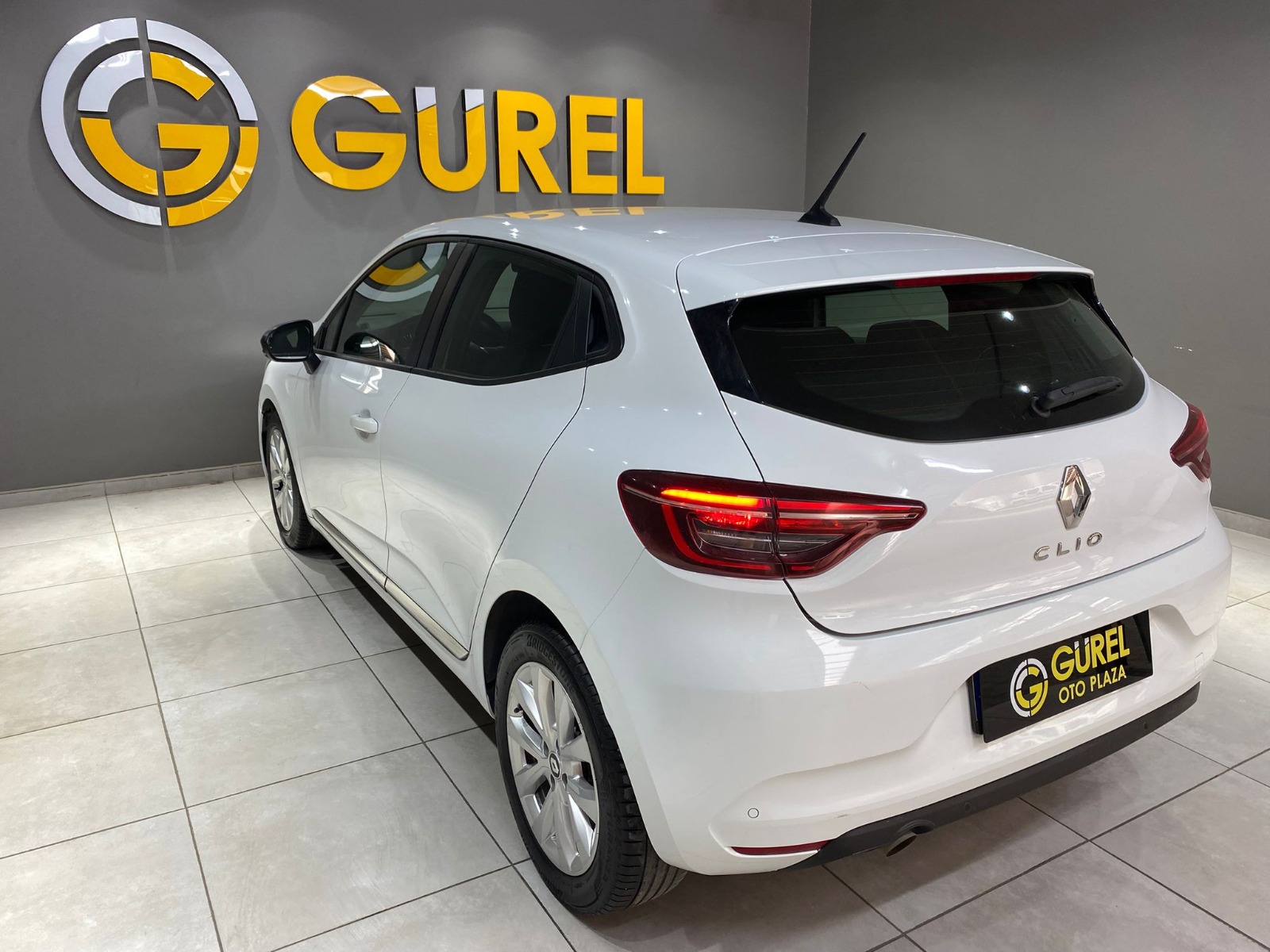 2023 Benzin Otomatik Renault Clio Beyaz Gürel Tasarım Aksesuar Otomotiv San. Tic. Ltd. Şti.