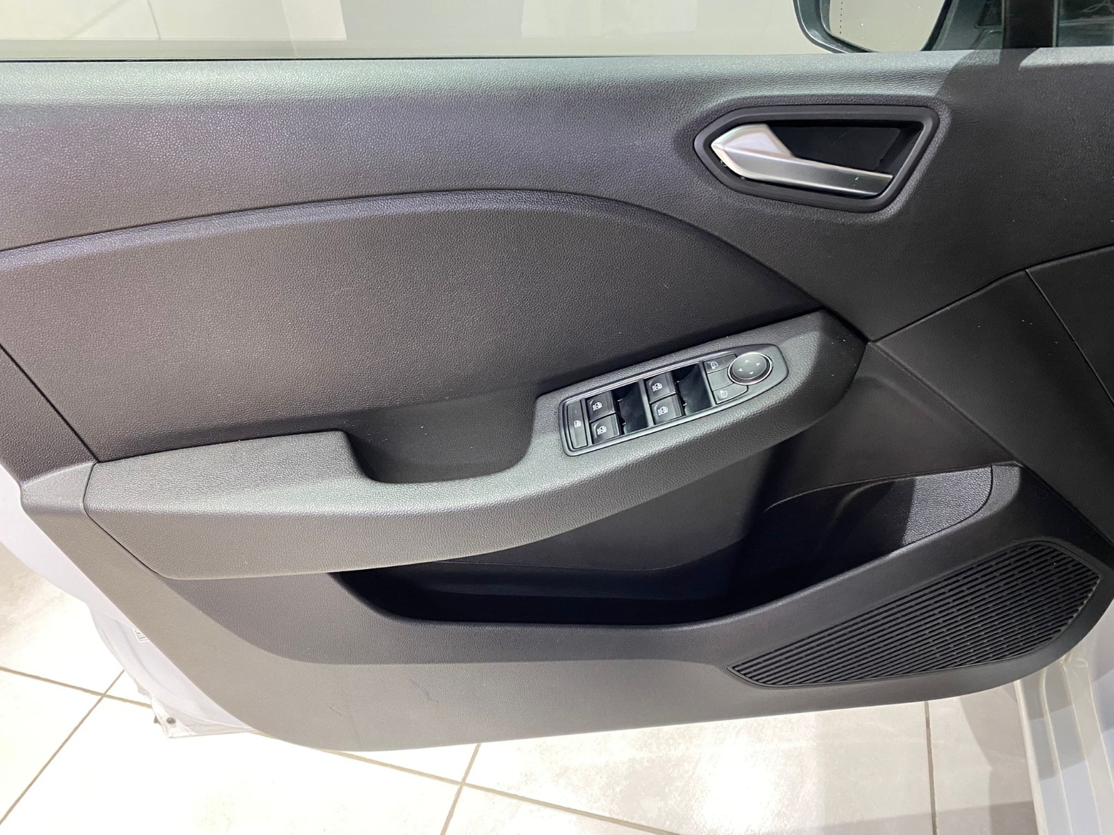 2023 Benzin Otomatik Renault Clio Beyaz Gürel Tasarım Aksesuar Otomotiv San. Tic. Ltd. Şti.