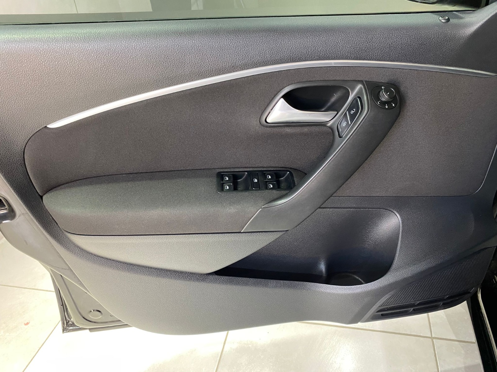 2016 Benzin Otomatik Volkswagen Polo Siyah Gürel Tasarım Aksesuar Otomotiv San. Tic. Ltd. Şti.