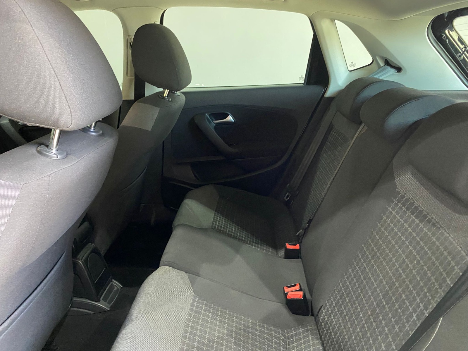 2016 Benzin Otomatik Volkswagen Polo Siyah Gürel Tasarım Aksesuar Otomotiv San. Tic. Ltd. Şti.