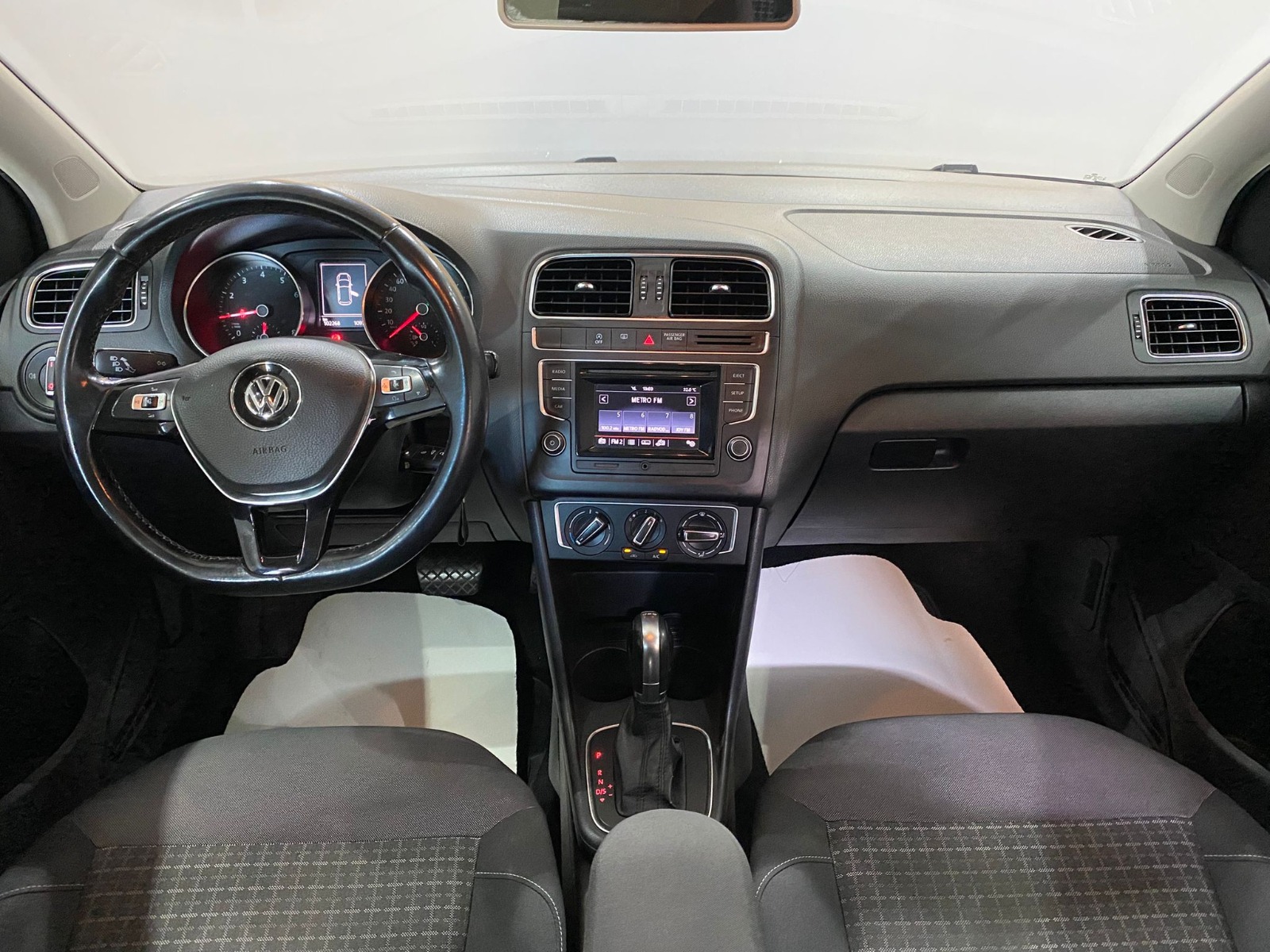 2016 Benzin Otomatik Volkswagen Polo Siyah Gürel Tasarım Aksesuar Otomotiv San. Tic. Ltd. Şti.