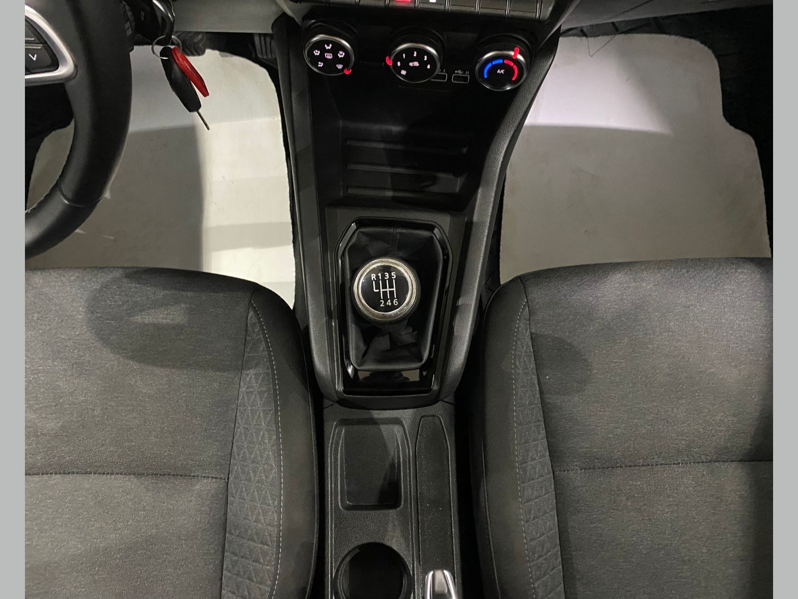 2023 Benzin Manuel Renault Clio Beyaz Gürel Tasarım Aksesuar Otomotiv San. Tic. Ltd. Şti.