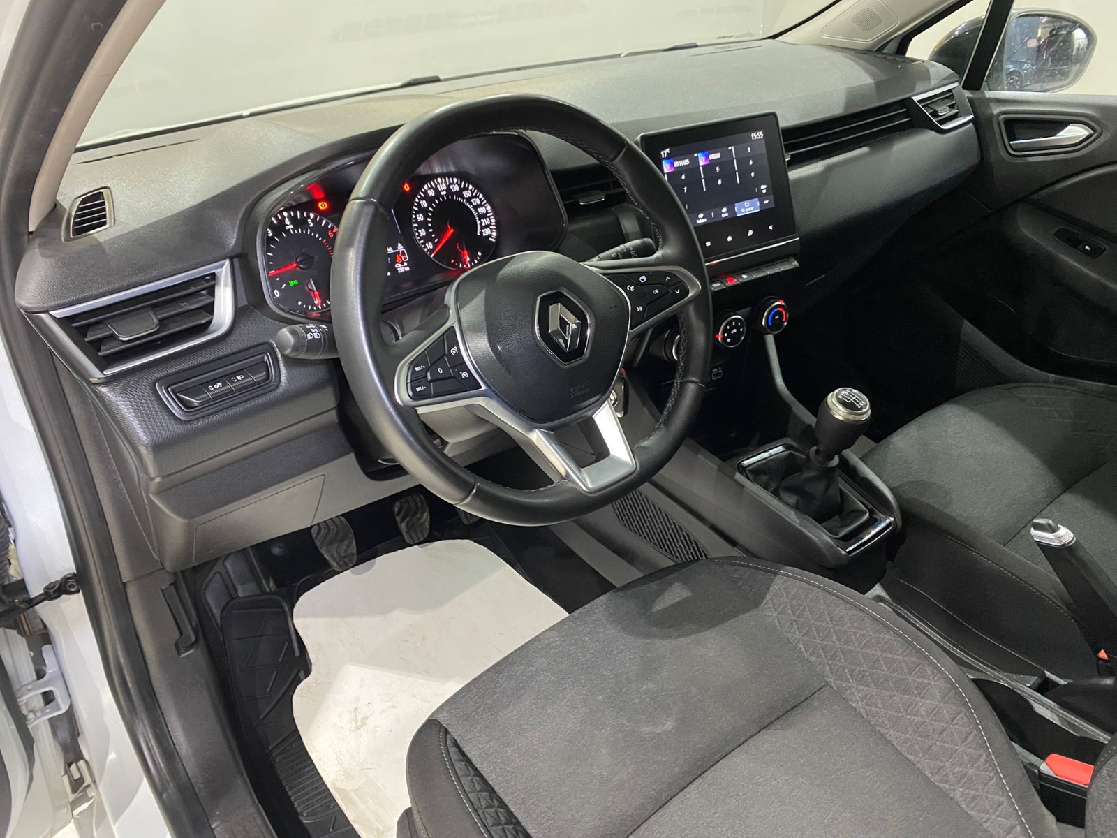 2023 Benzin Manuel Renault Clio Beyaz Gürel Tasarım Aksesuar Otomotiv San. Tic. Ltd. Şti.