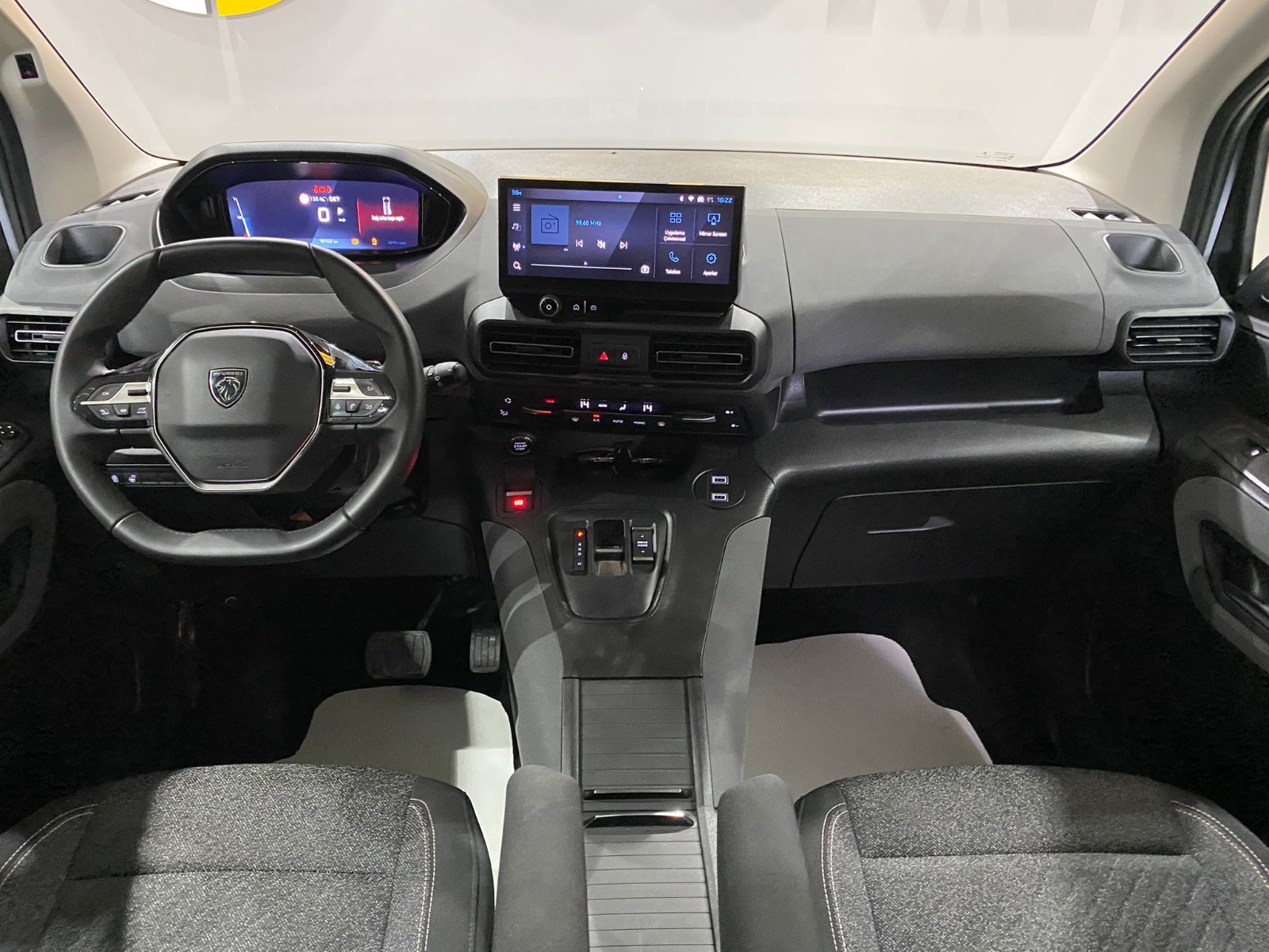 2026 Dizel Otomatik Peugeot Rifter Gri Gürel Tasarım Aksesuar Otomotiv San. Tic. Ltd. Şti.