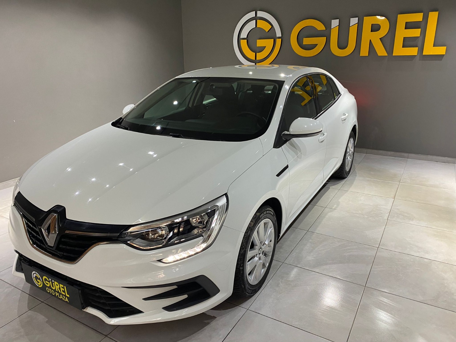 2021 Benzin Otomatik Renault Megane Beyaz Gürel Tasarım Aksesuar Otomotiv San. Tic. Ltd. Şti.