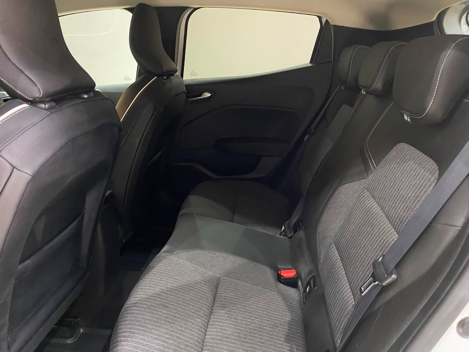 2023 Benzin Otomatik Renault Clio Beyaz Gürel Tasarım Aksesuar Otomotiv San. Tic. Ltd. Şti.
