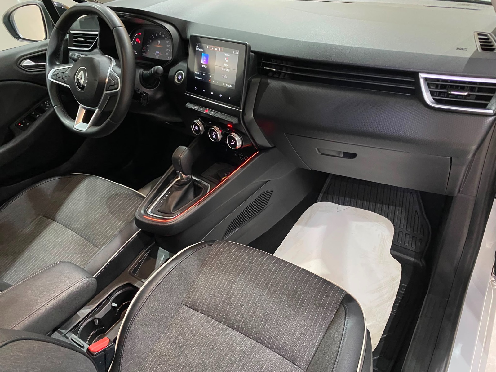 2023 Benzin Otomatik Renault Clio Beyaz Gürel Tasarım Aksesuar Otomotiv San. Tic. Ltd. Şti.