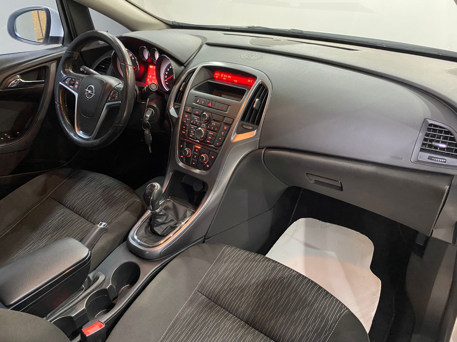 2016 Benzin + LPG Manuel Opel Astra Beyaz Gürel Tasarım Aksesuar Otomotiv San. Tic. Ltd. Şti.