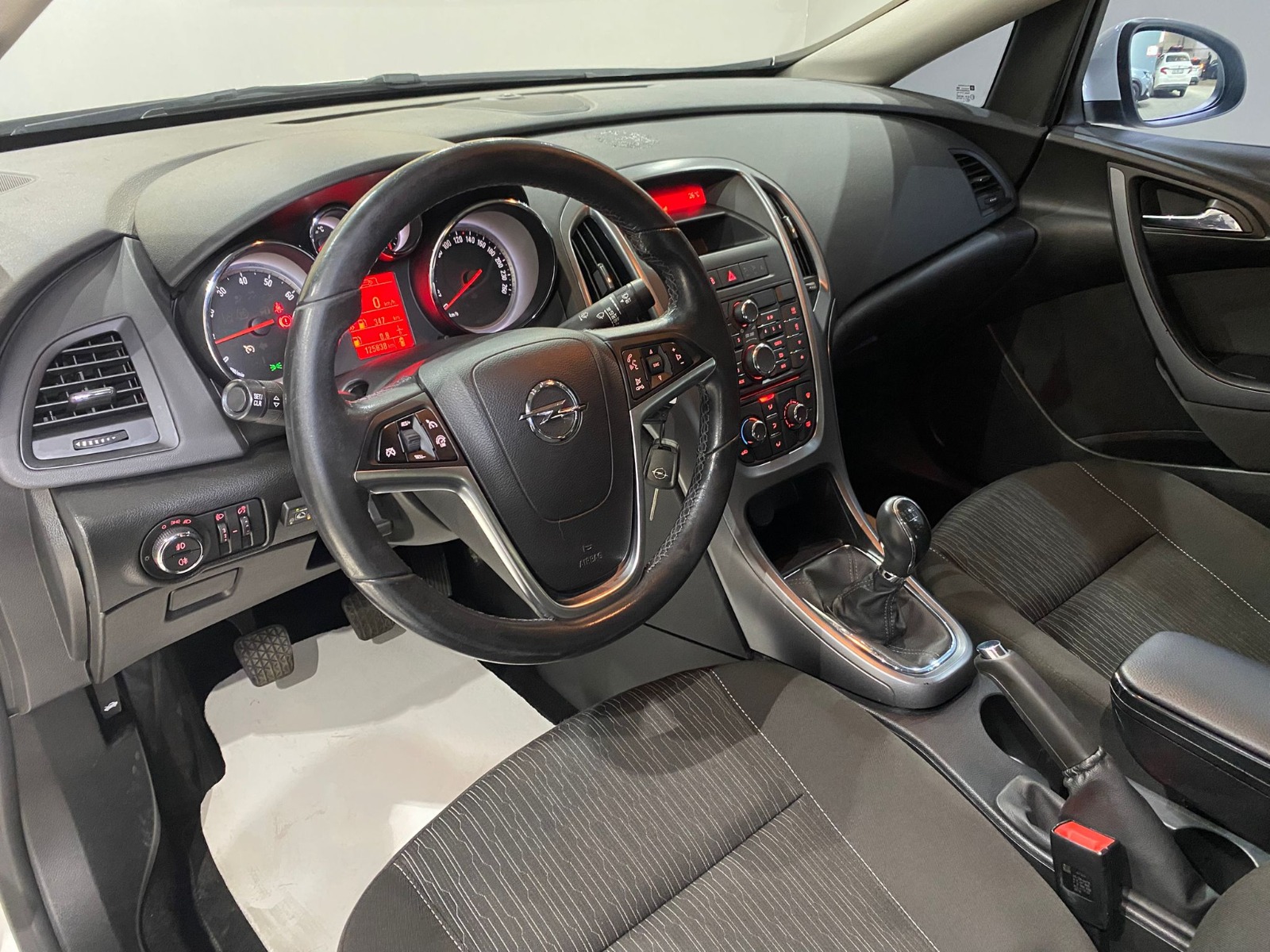 2016 Benzin + LPG Manuel Opel Astra Beyaz Gürel Tasarım Aksesuar Otomotiv San. Tic. Ltd. Şti.