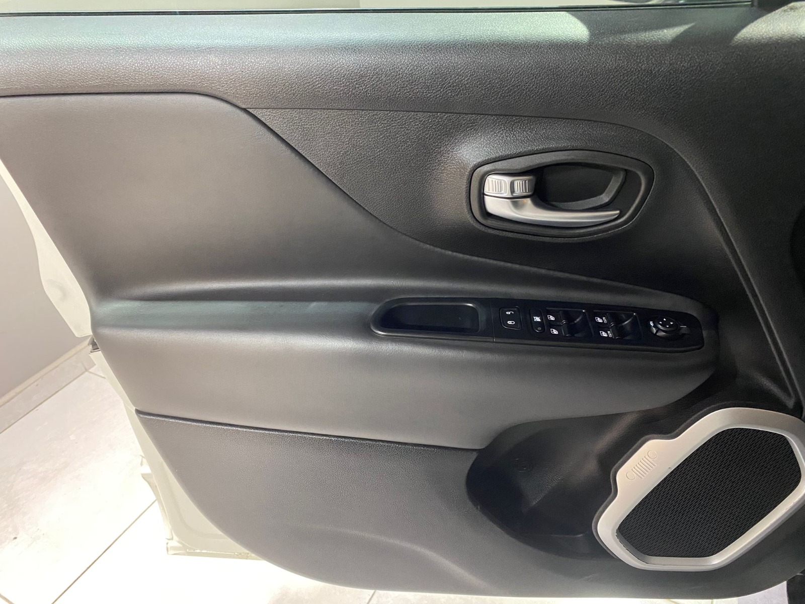 2015 Benzin Otomatik Jeep Renegade Beyaz Gürel Tasarım Aksesuar Otomotiv San. Tic. Ltd. Şti.