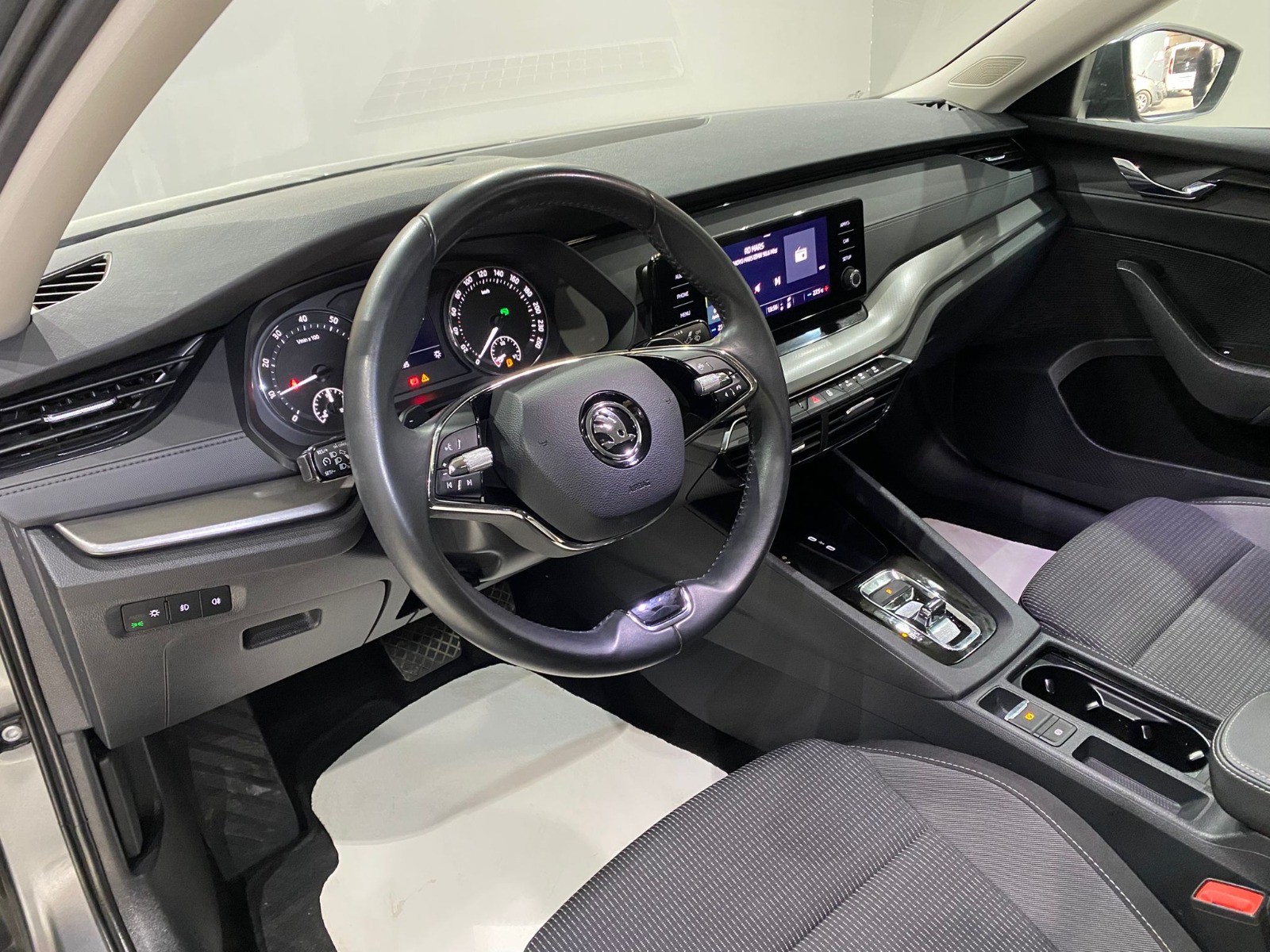 2022 Hybrid Otomatik Skoda Octavia Gri Gürel Tasarım Aksesuar Otomotiv San. Tic. Ltd. Şti.