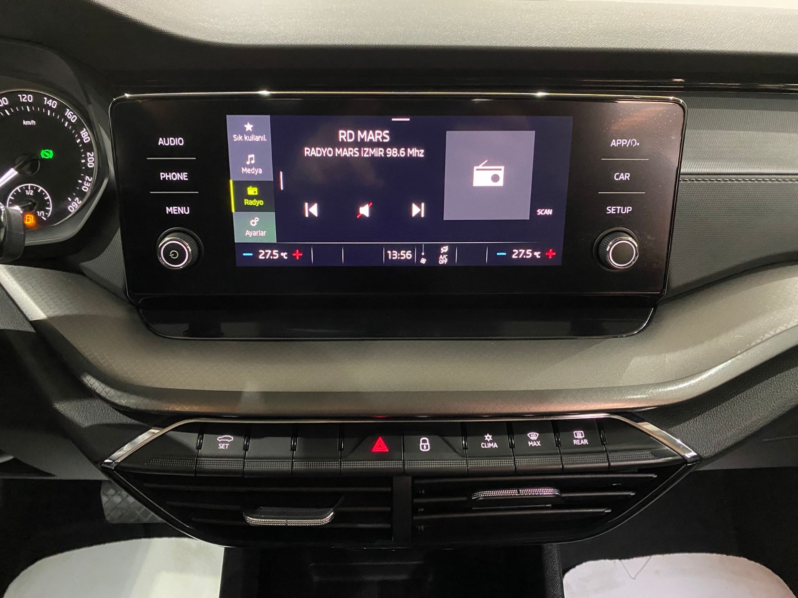 2022 Hybrid Otomatik Skoda Octavia Gri Gürel Tasarım Aksesuar Otomotiv San. Tic. Ltd. Şti.