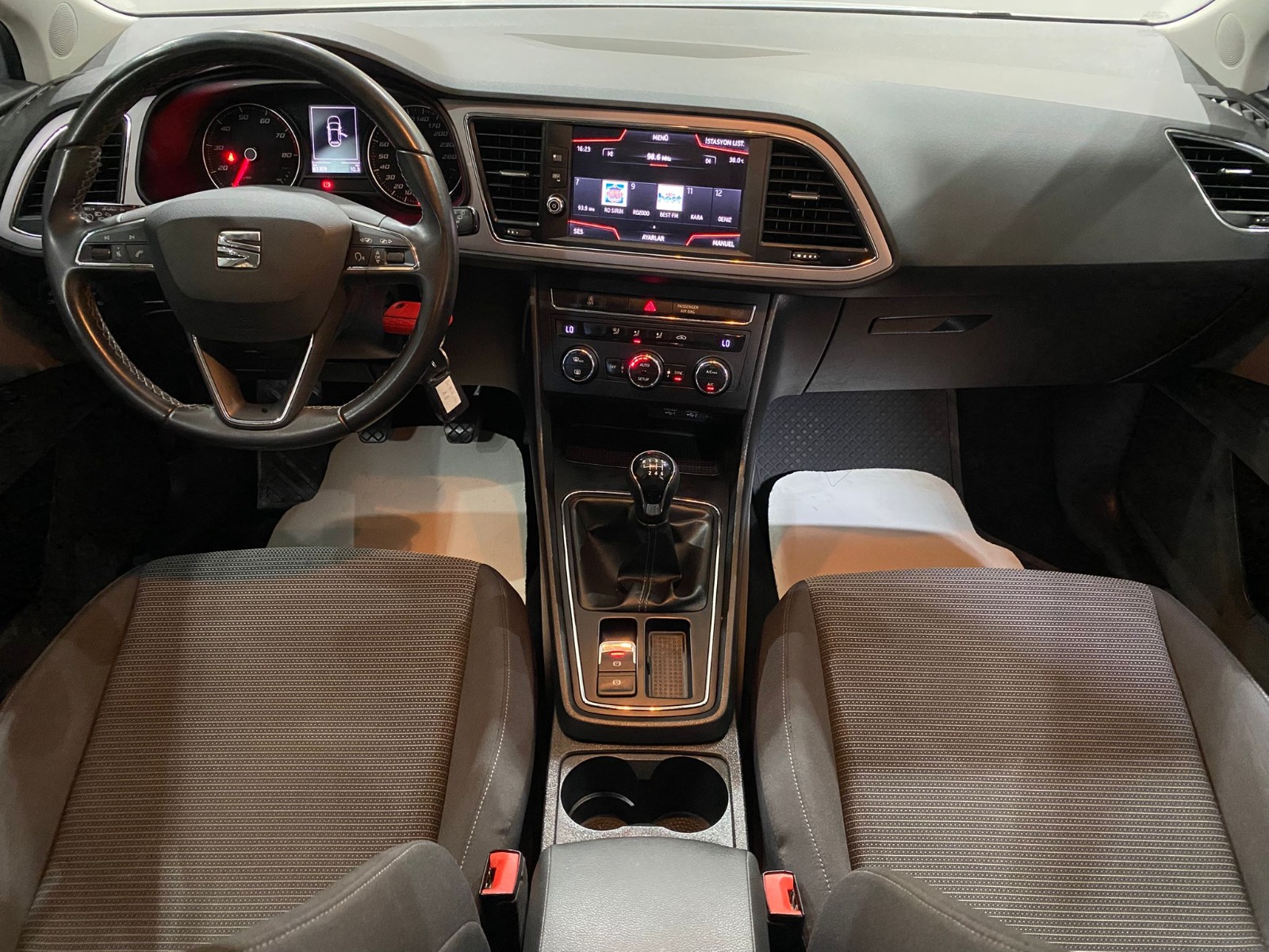 2017 Benzin Manuel Seat Leon Gümüş Gri Gürel Tasarım Aksesuar Otomotiv San. Tic. Ltd. Şti.