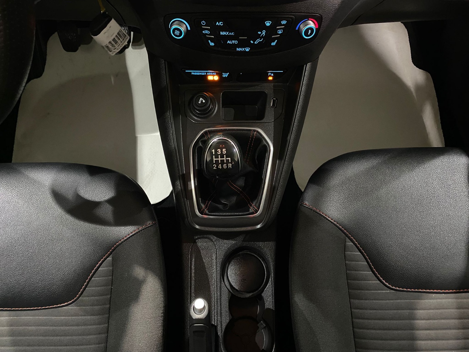 2023 Benzin Manuel Ford Tourneo Courier Beyaz Gürel Tasarım Aksesuar Otomotiv San. Tic. Ltd. Şti.