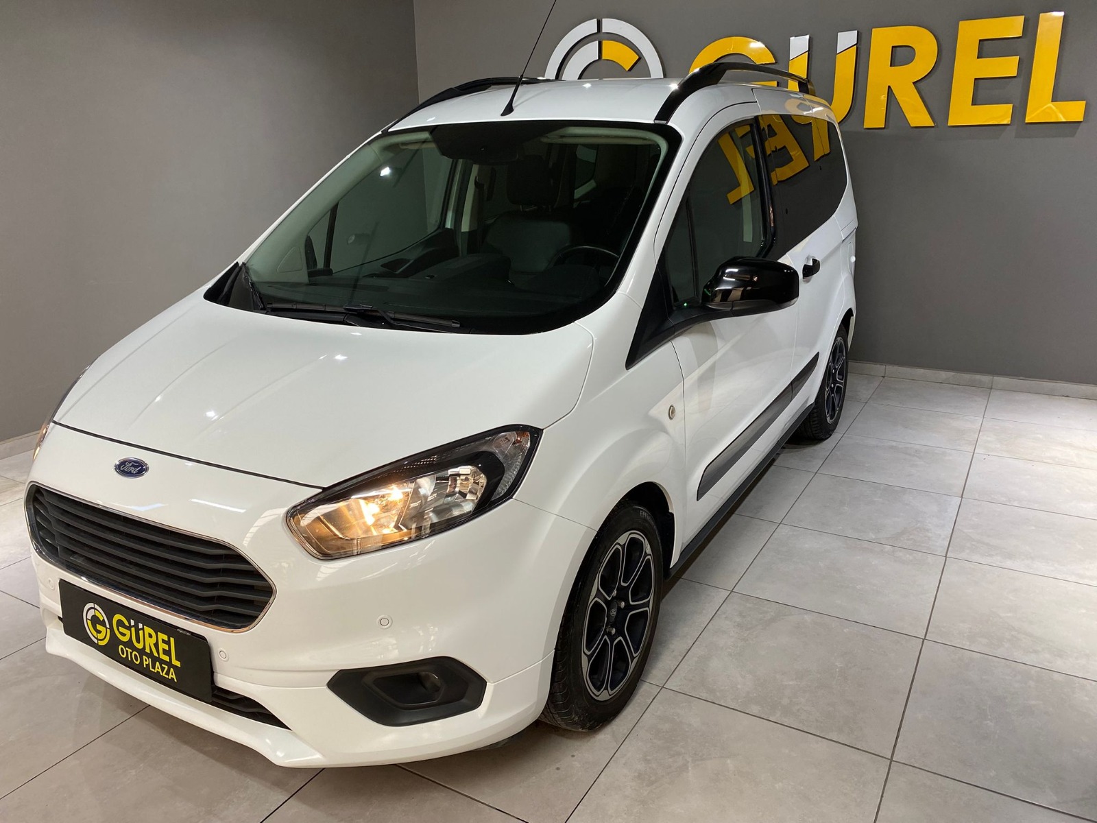 2023 Benzin Manuel Ford Tourneo Courier Beyaz Gürel Tasarım Aksesuar Otomotiv San. Tic. Ltd. Şti.