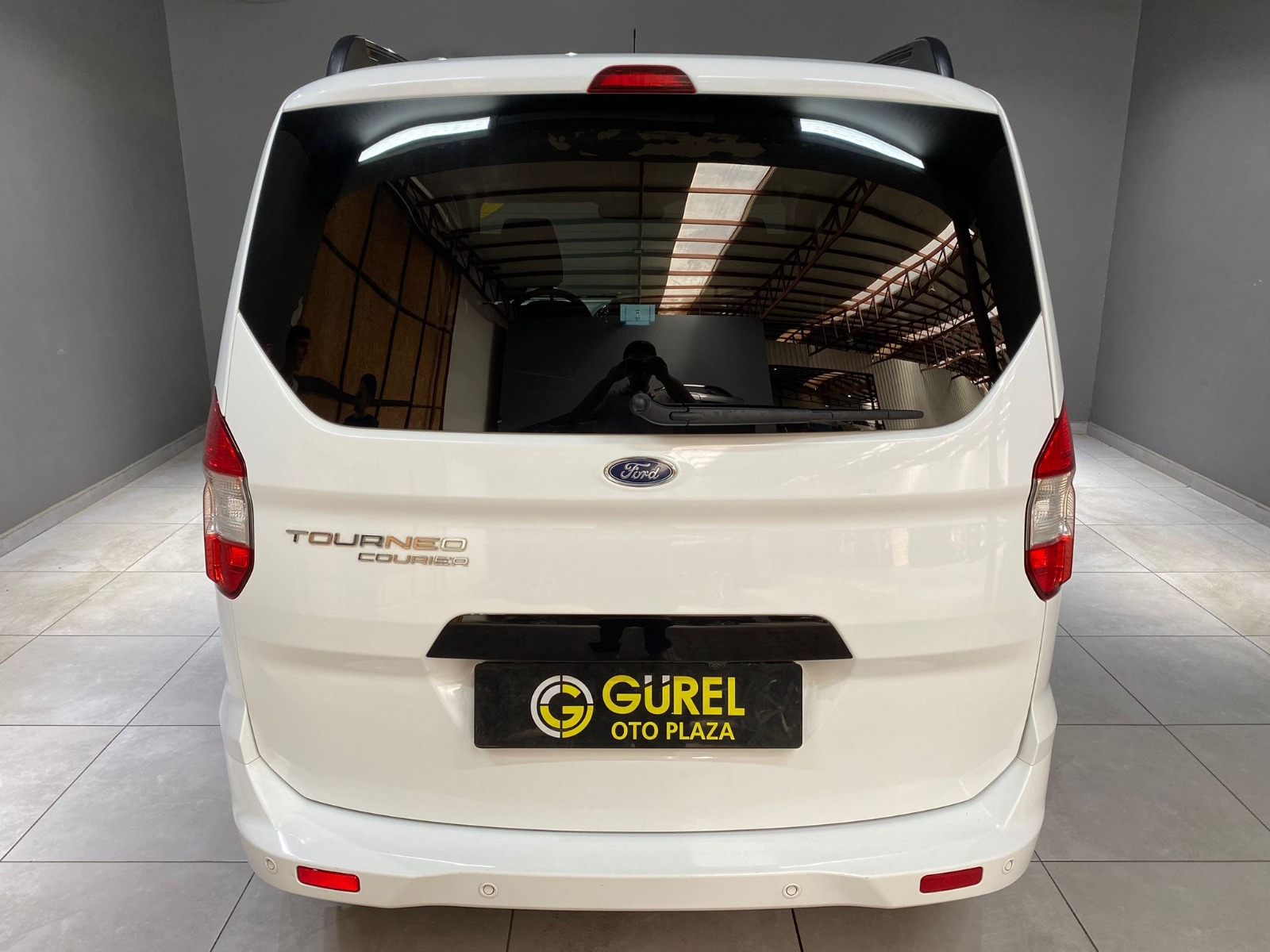 2023 Benzin Manuel Ford Tourneo Courier Beyaz Gürel Tasarım Aksesuar Otomotiv San. Tic. Ltd. Şti.