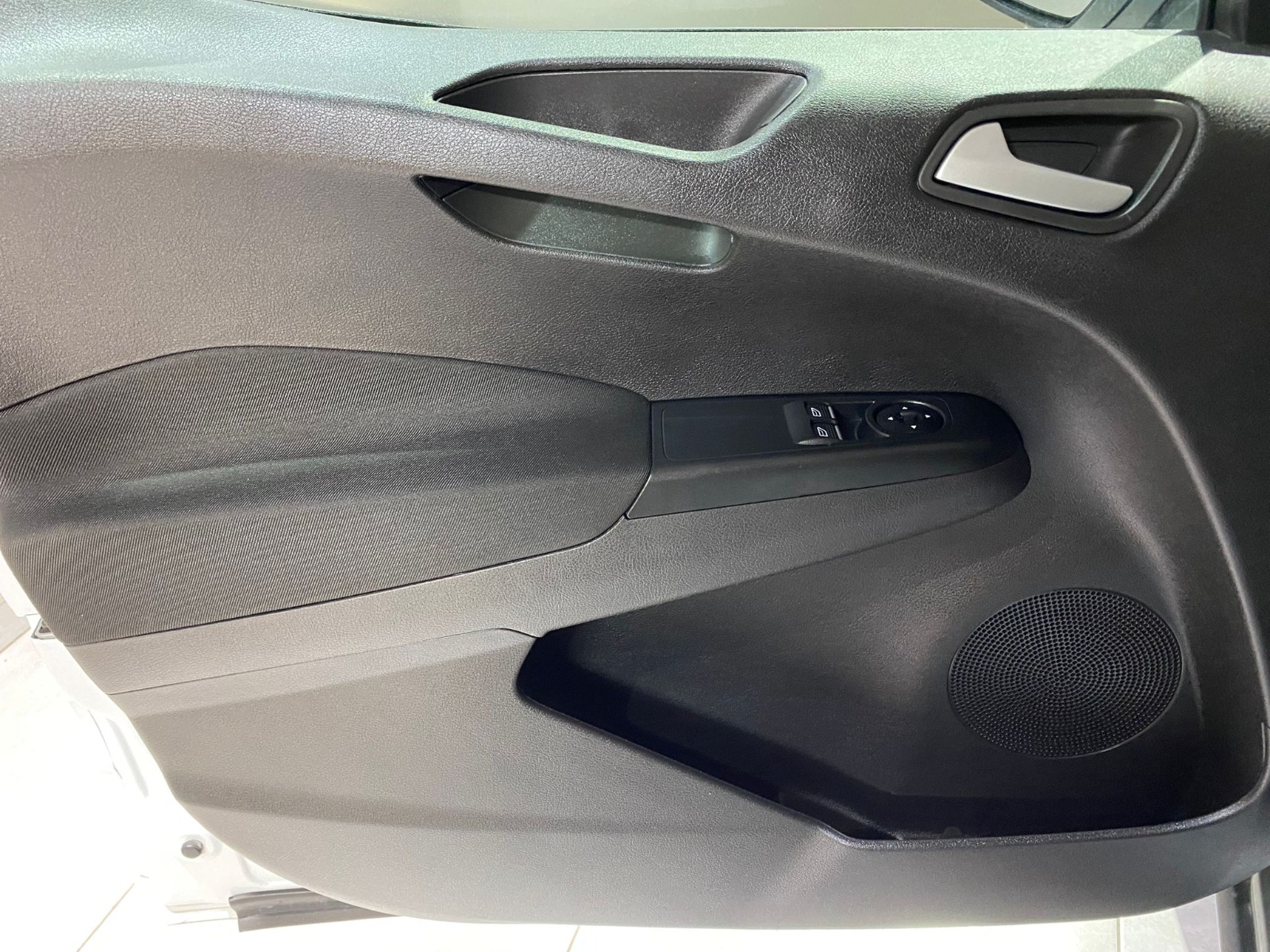 2023 Benzin Manuel Ford Tourneo Courier Beyaz Gürel Tasarım Aksesuar Otomotiv San. Tic. Ltd. Şti.
