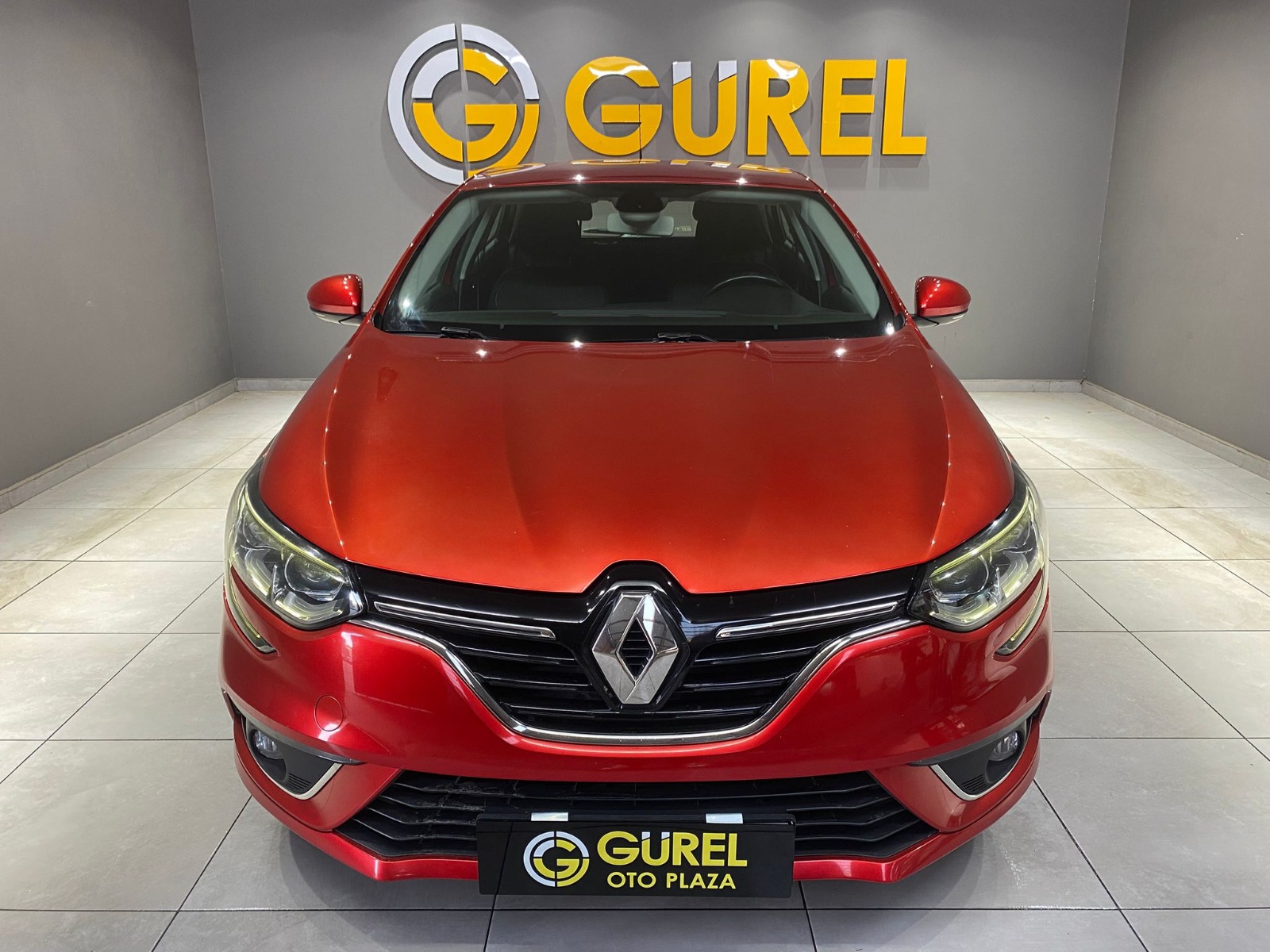 2018 Benzin Manuel Renault Megane Kırmızı Gürel Tasarım Aksesuar Otomotiv San. Tic. Ltd. Şti.