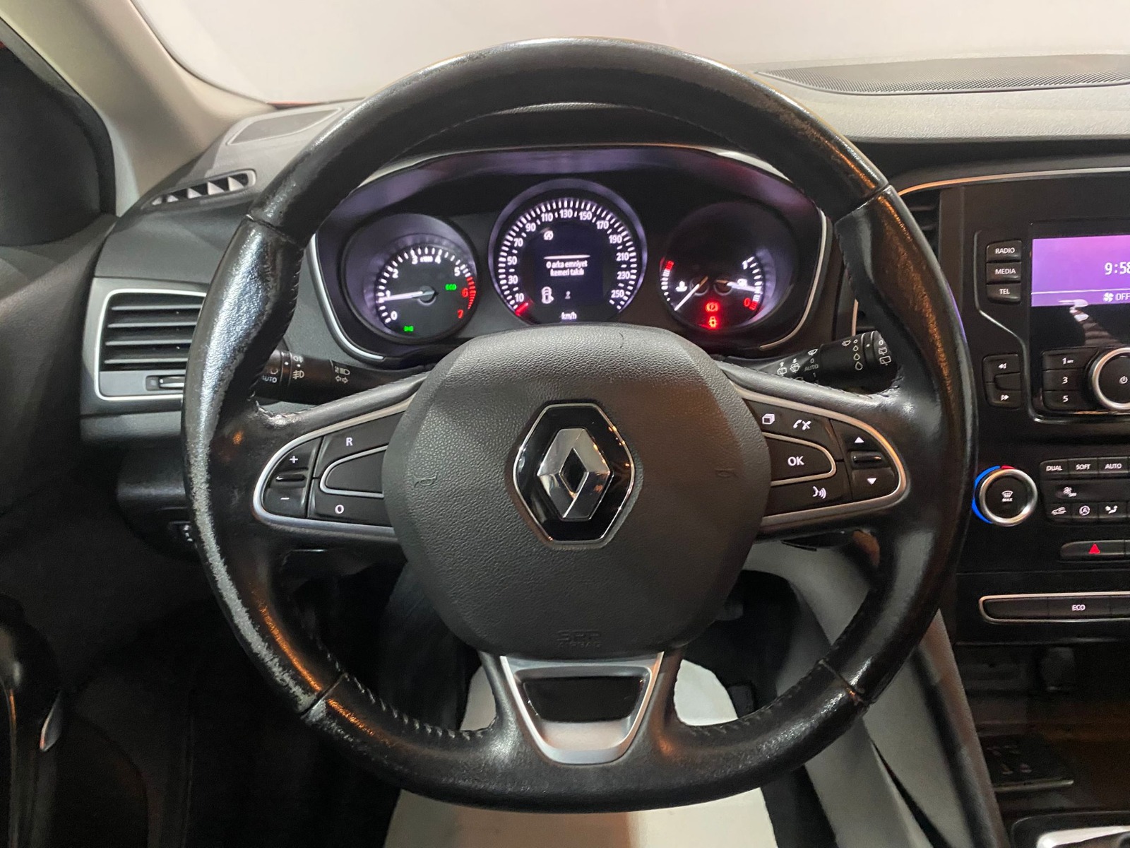 2018 Benzin Manuel Renault Megane Kırmızı Gürel Tasarım Aksesuar Otomotiv San. Tic. Ltd. Şti.